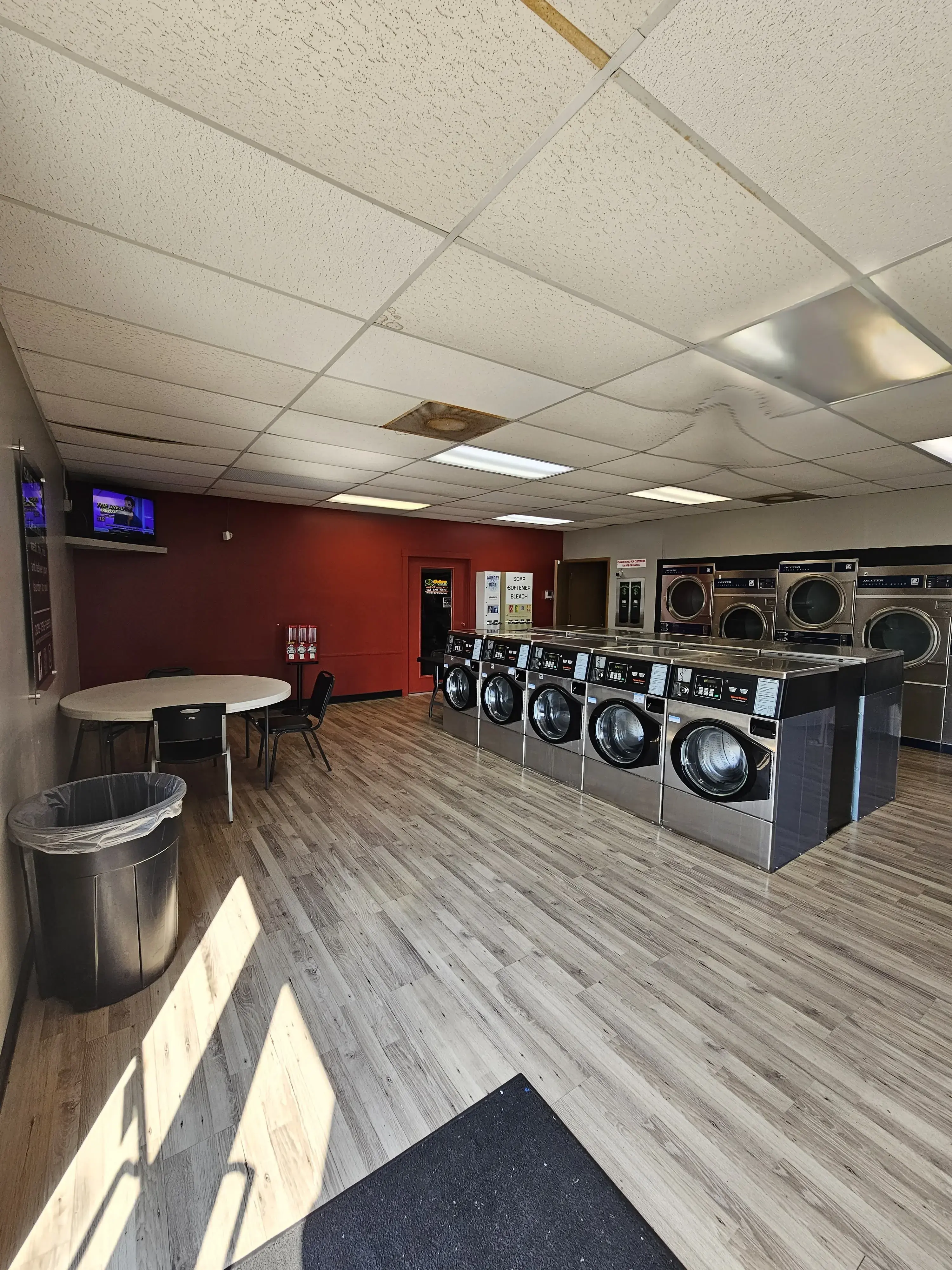 King Laundromat thumbnail 13