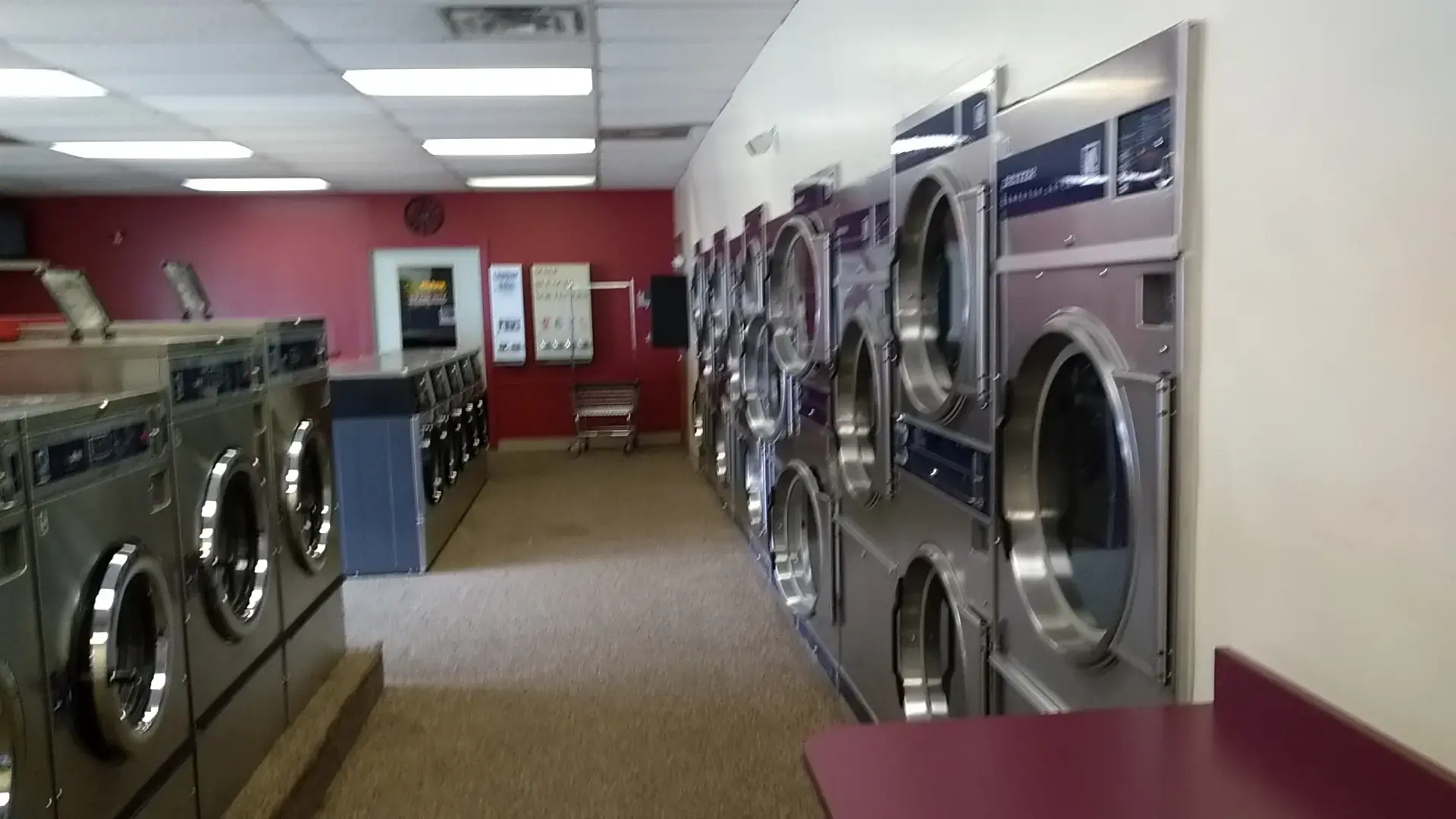 King Laundromat - Image 12