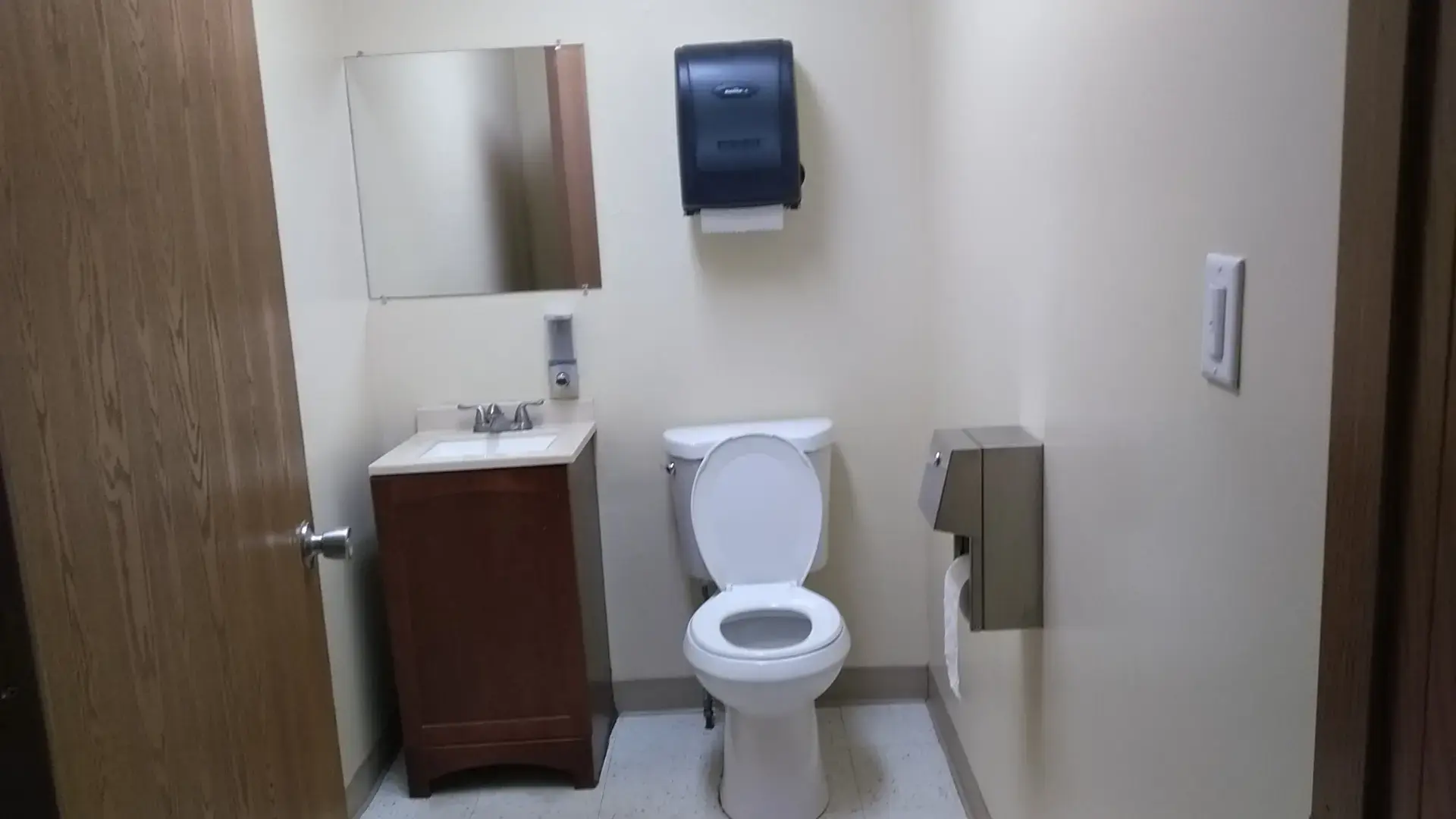 King Laundromat - Image 7