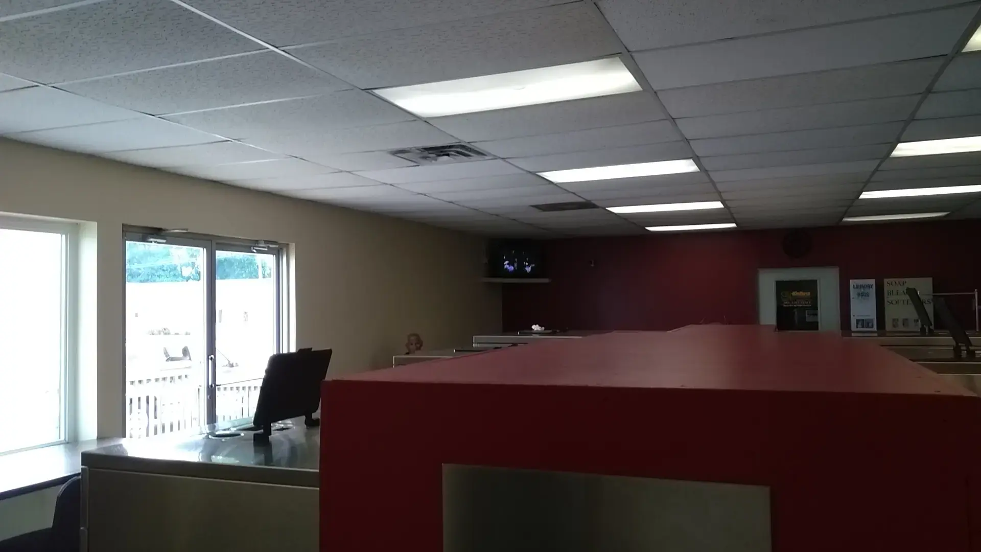 King Laundromat - Image 4