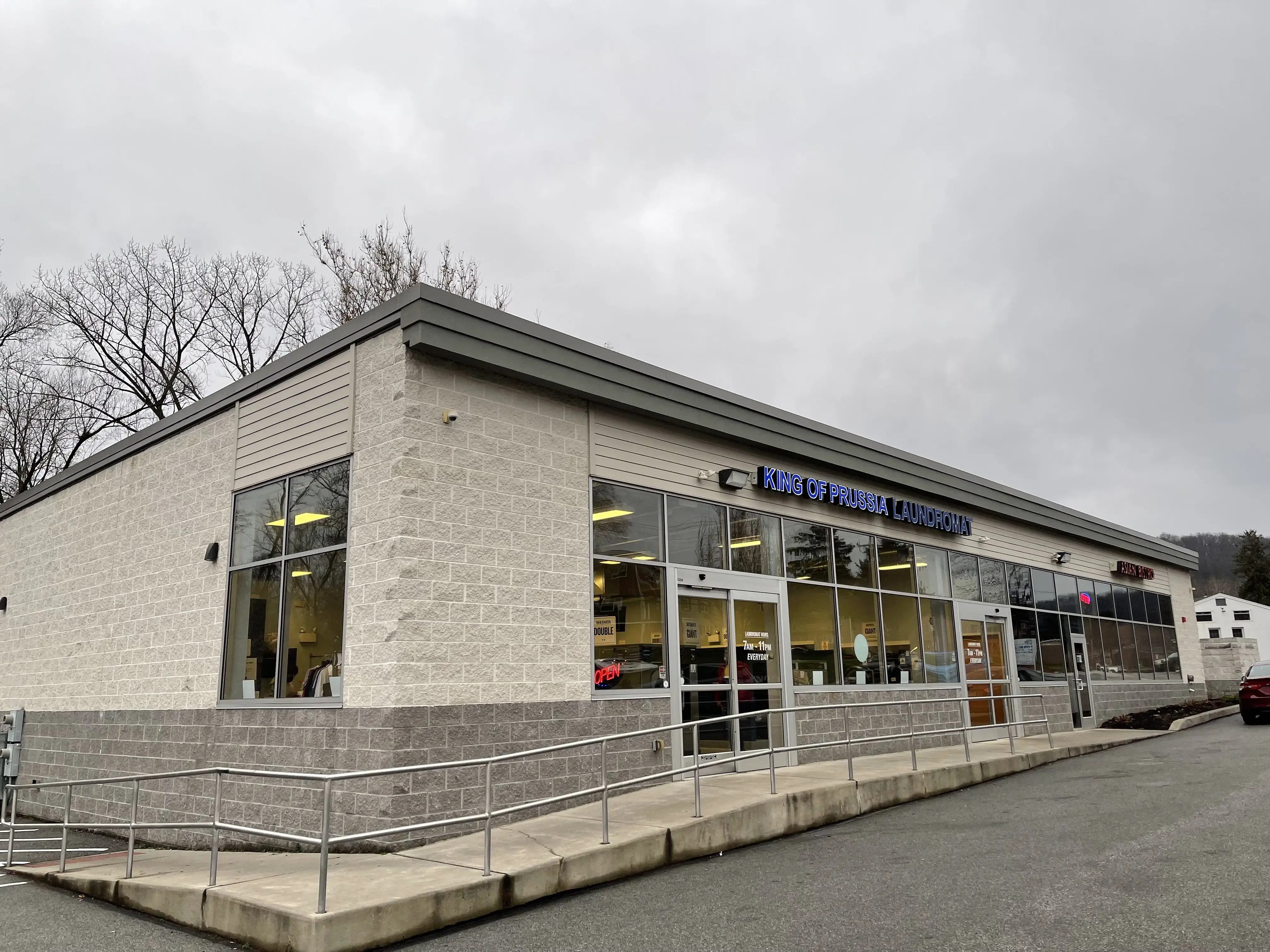 King Of Prussia Laundromat - Image 3