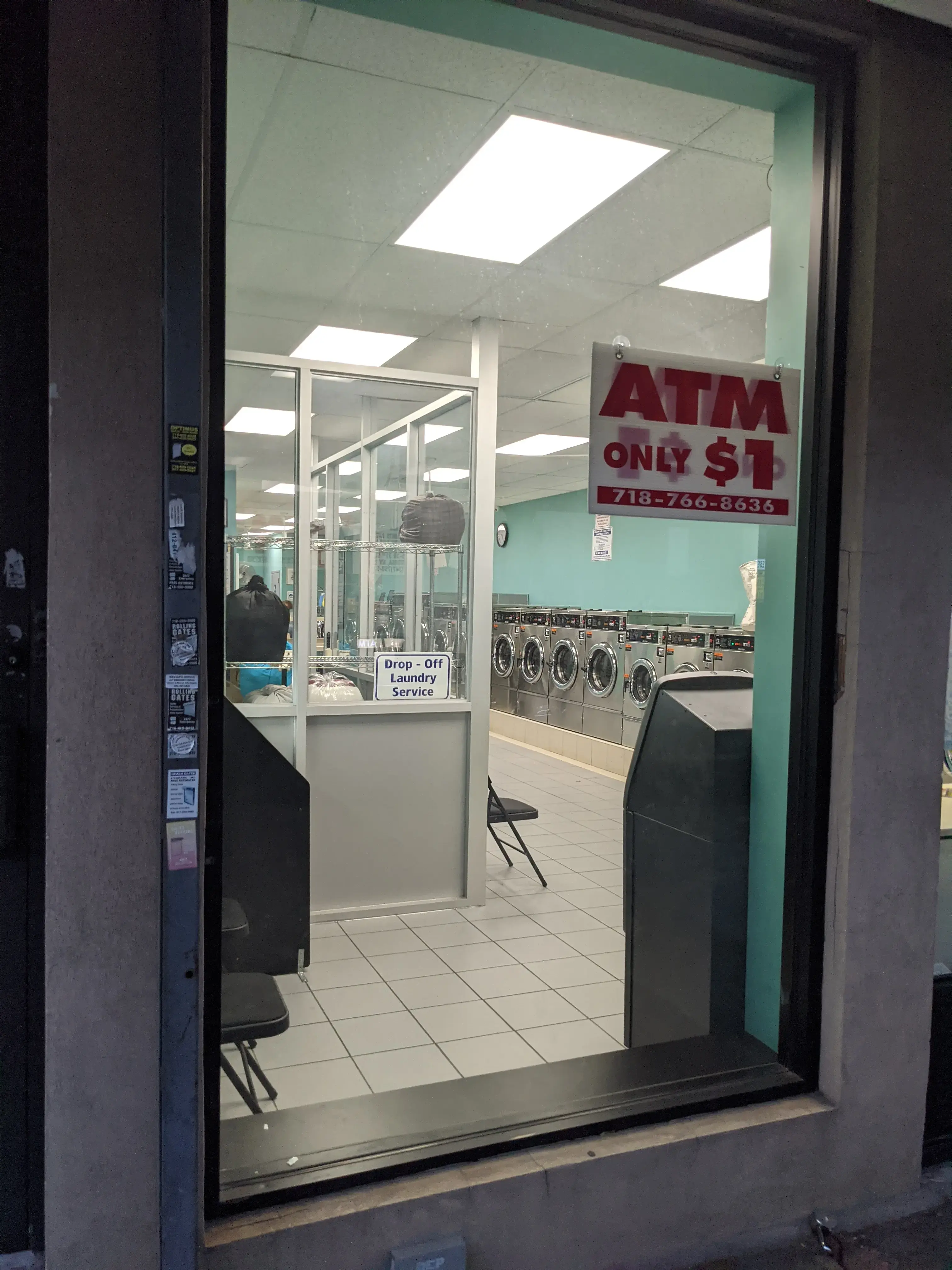 King of Queens Laundromat thumbnail 7