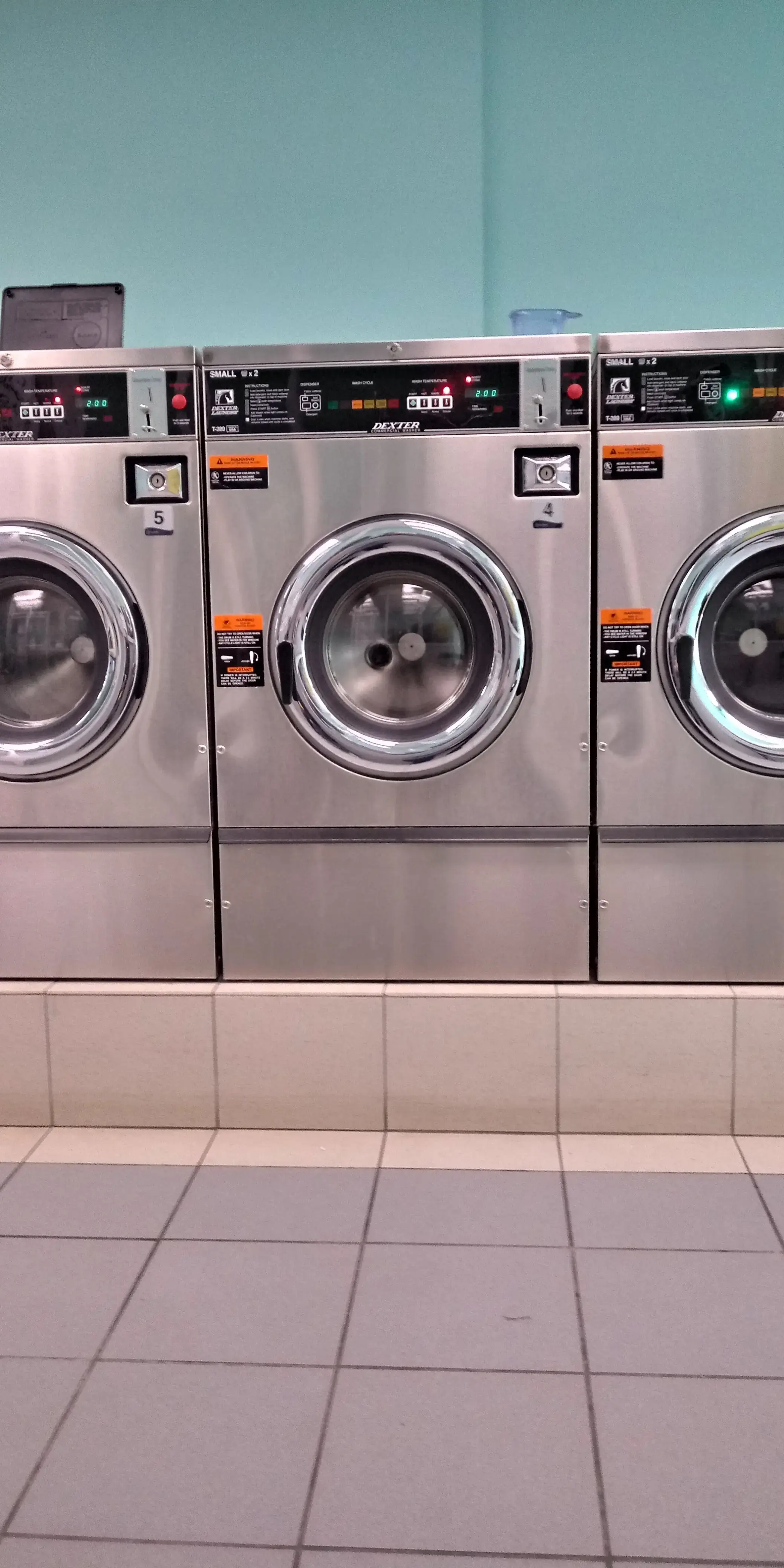 King of Queens Laundromat thumbnail 17