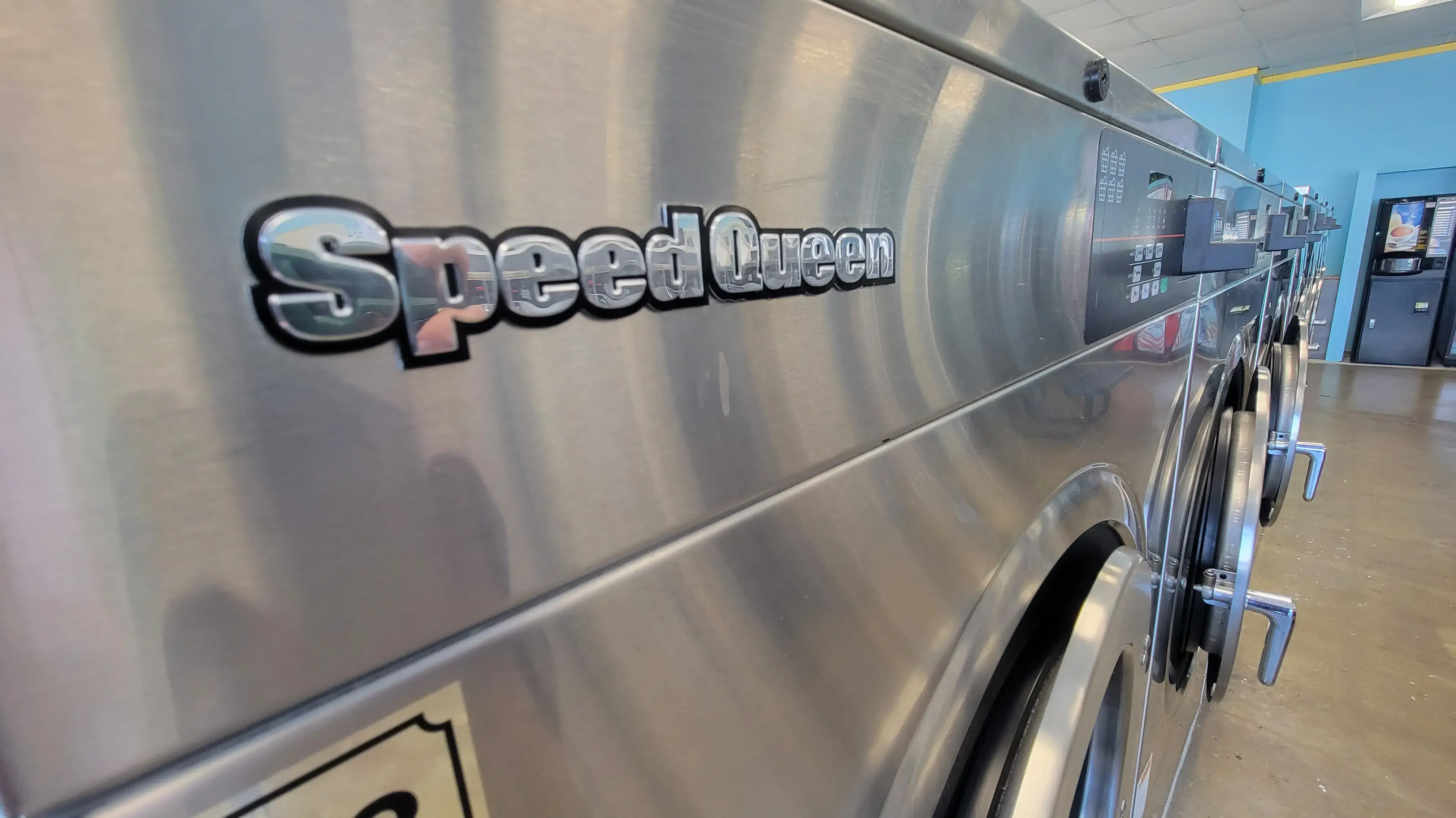 King Pelican Laundromat thumbnail 12