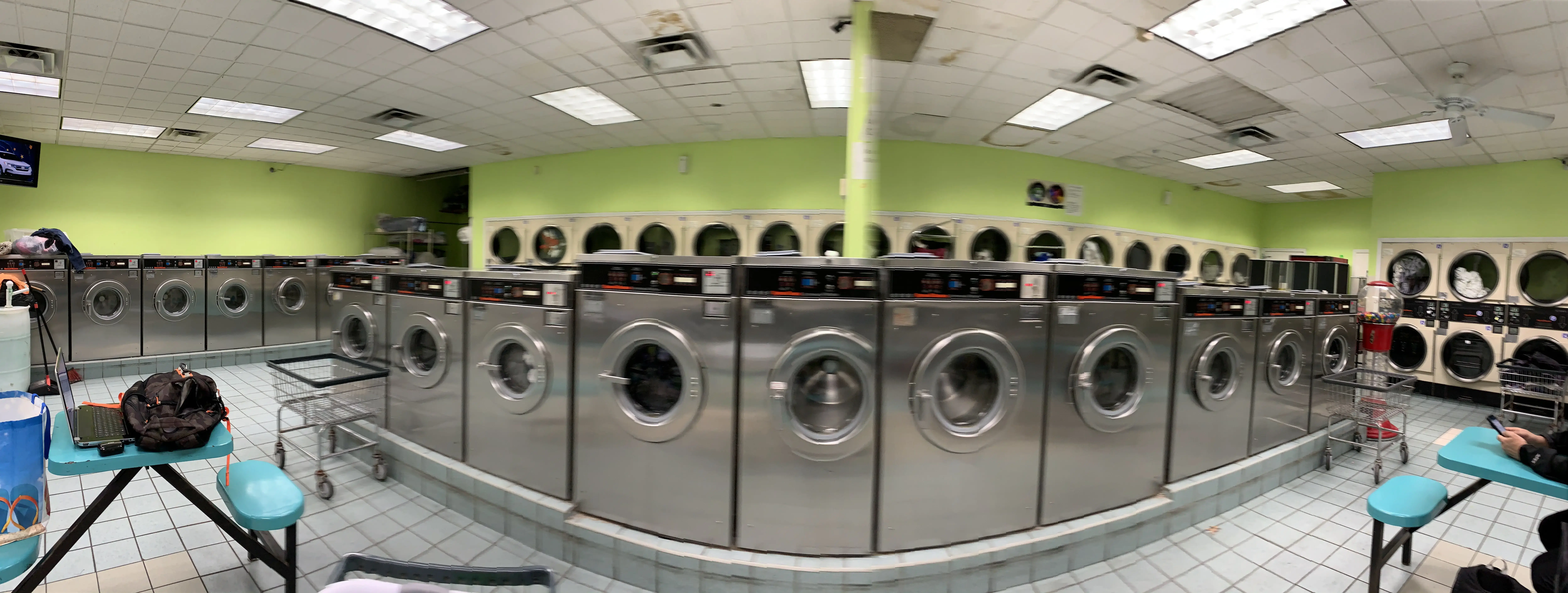 King Wash Laundromat - Image 1