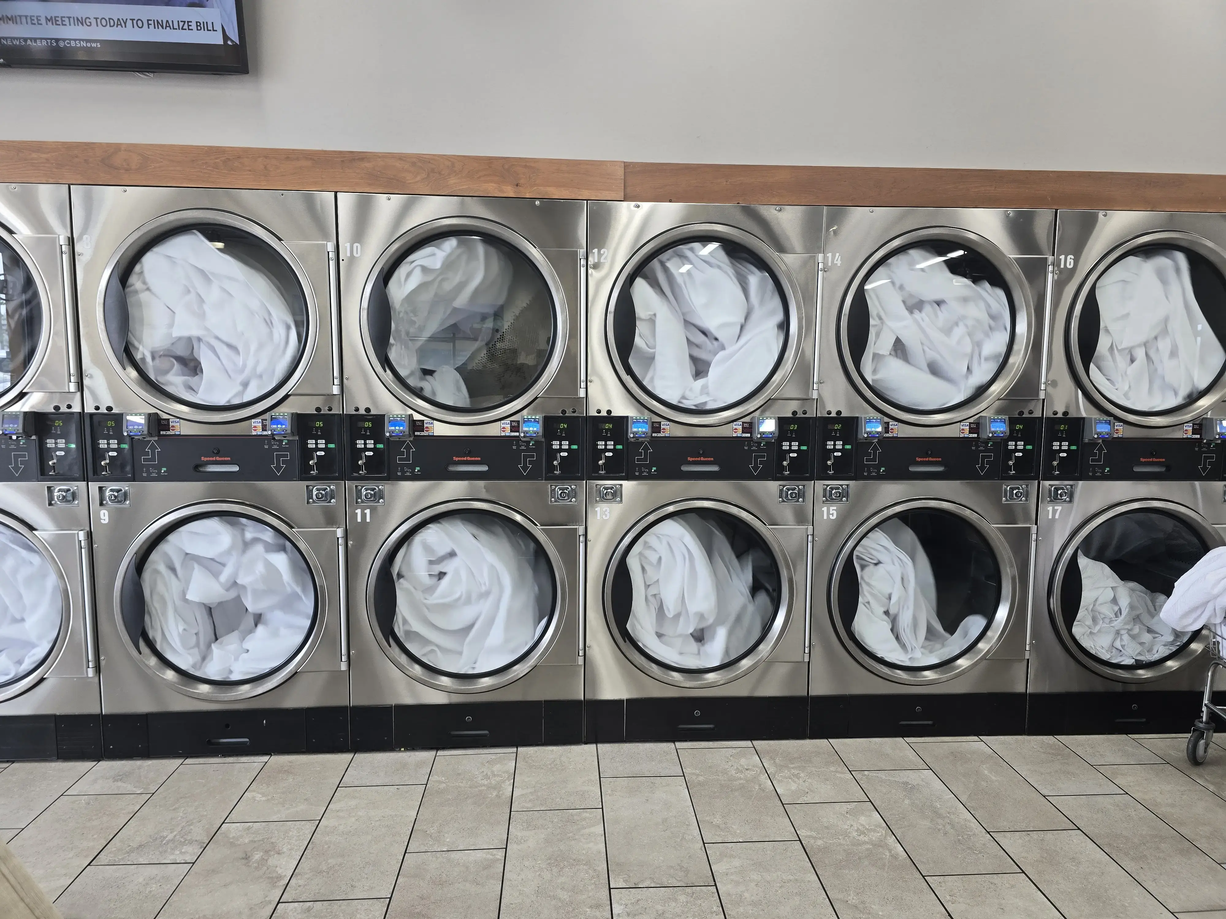 Kings Laundromat - Image 14