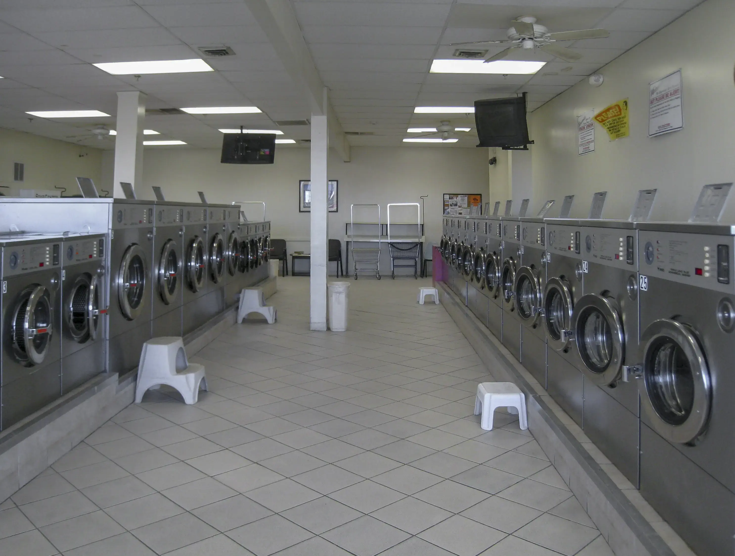 Kings Mall Super Laundromat location