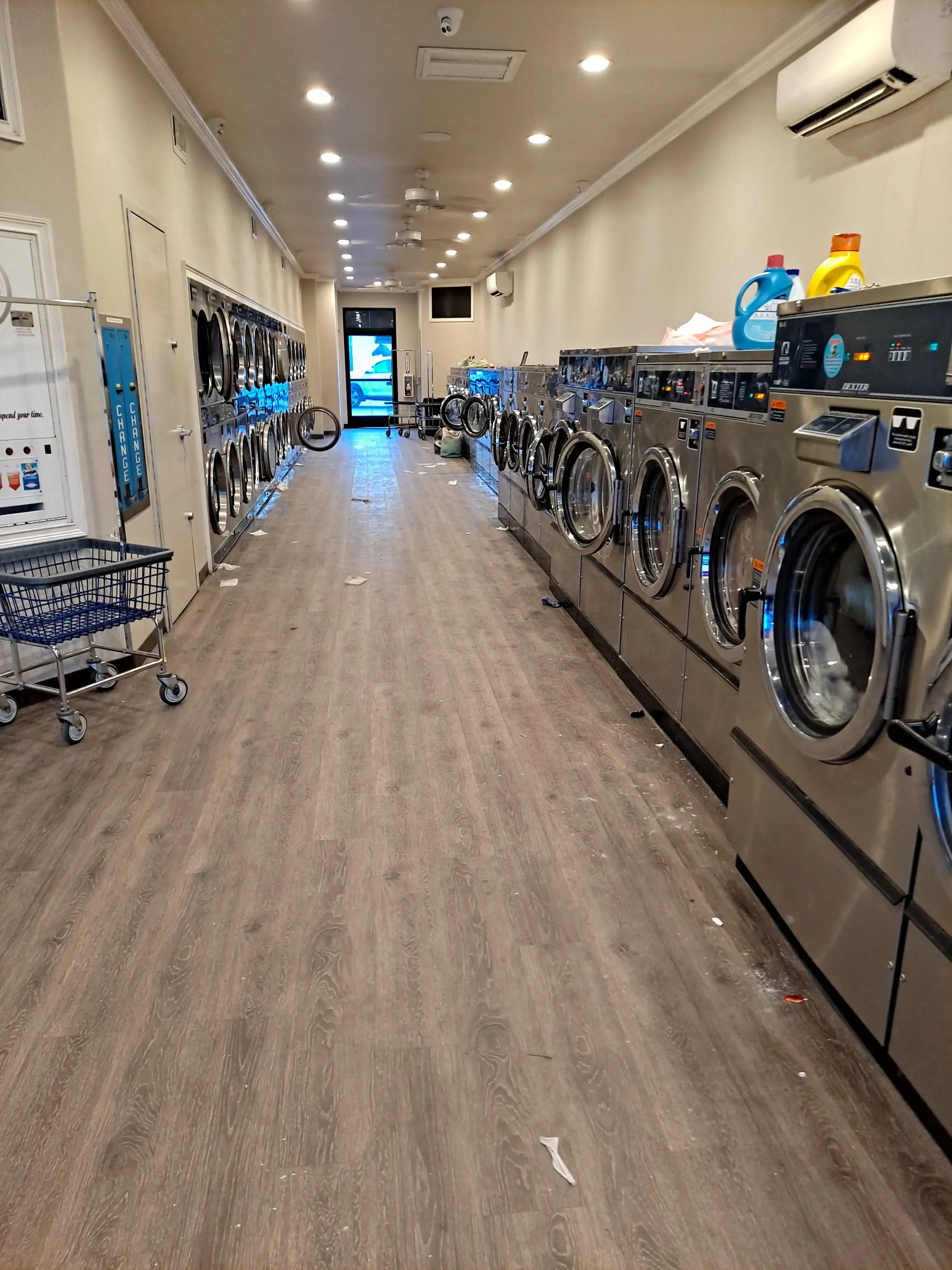 Kingsburgs Laundry Room thumbnail 7