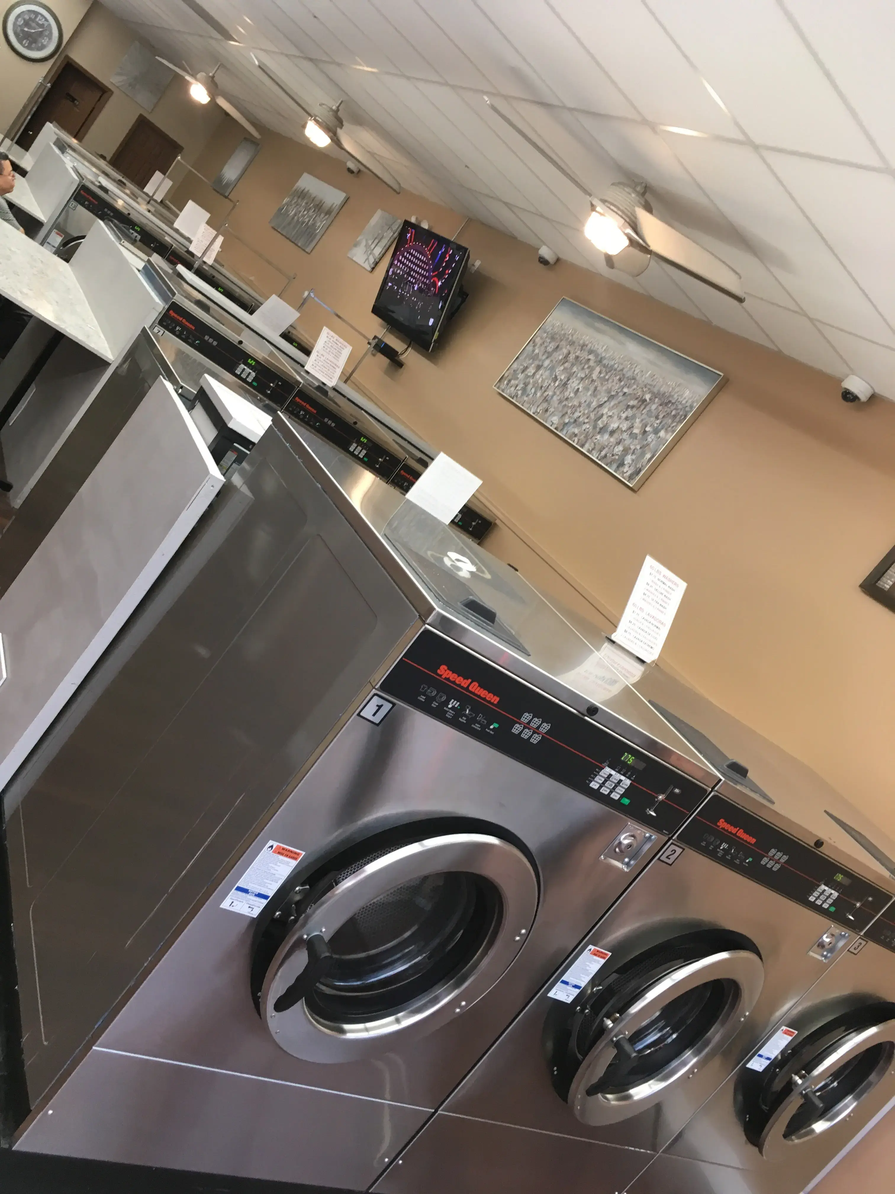 Kingsport Coin Laundry thumbnail 12