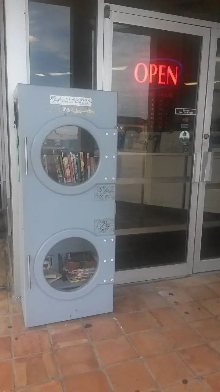 Kingwood Laundromat - Image 8