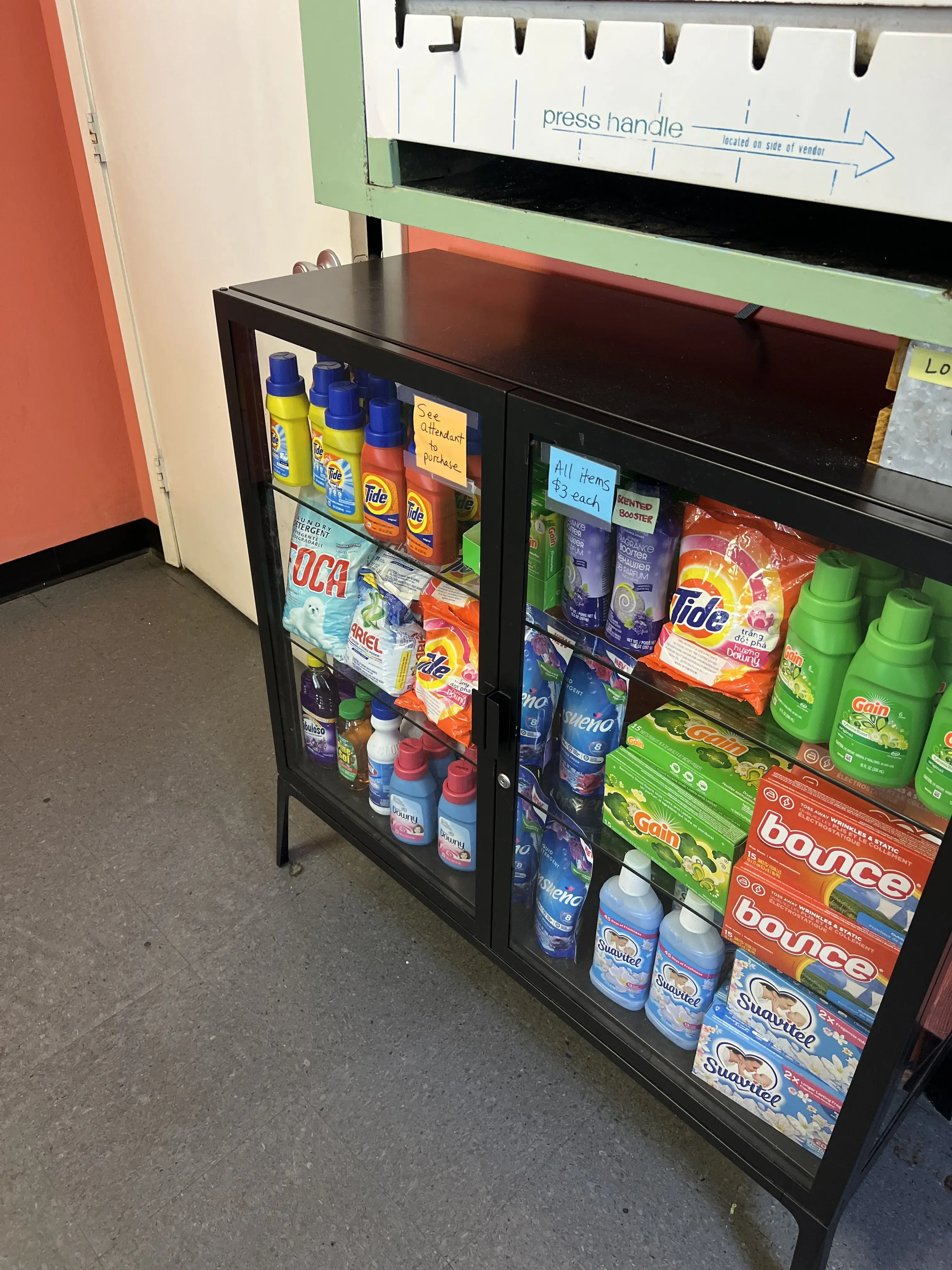 Kingwood Laundromat - Image 14