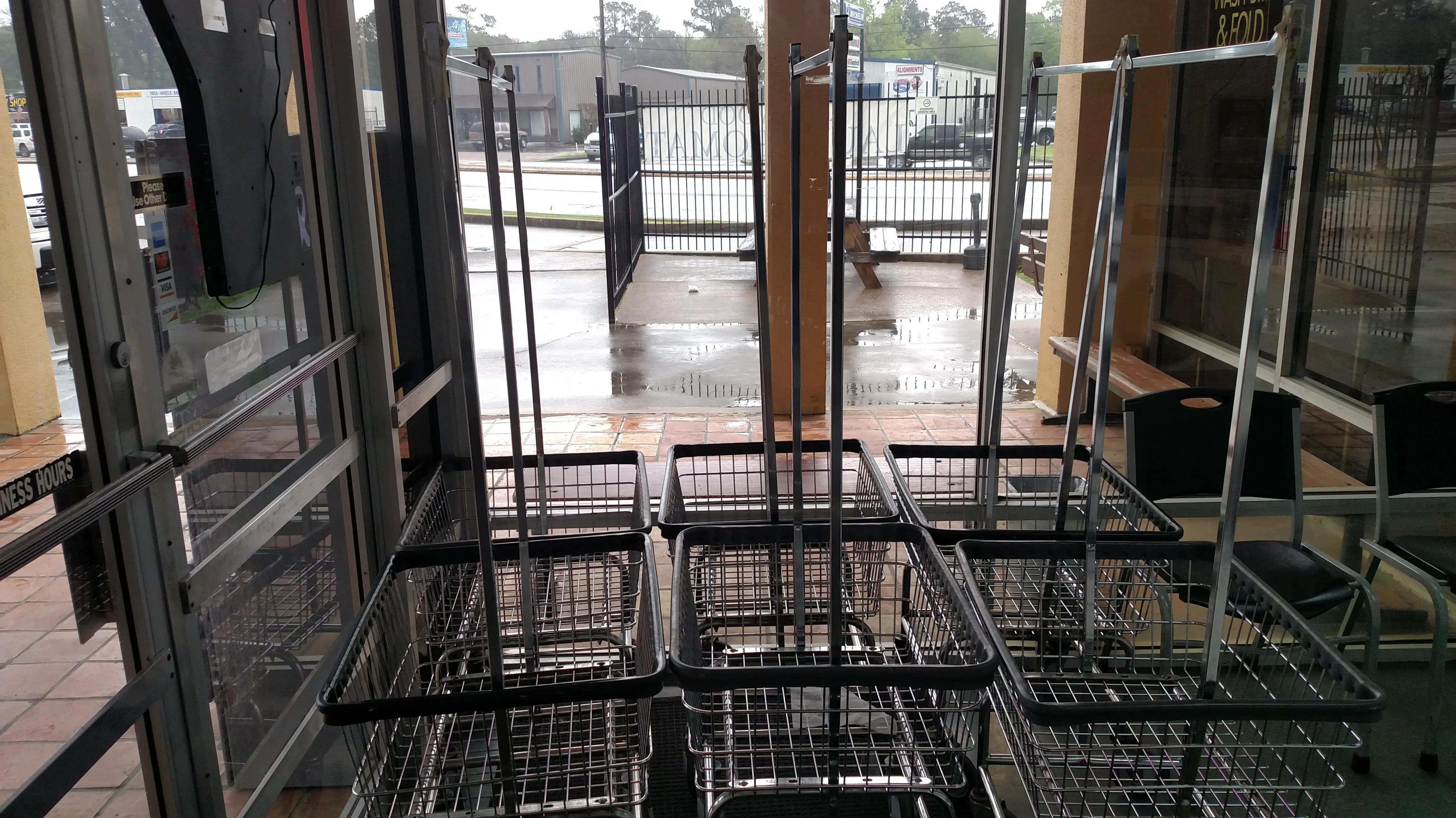 Kingwood Laundromat - Image 16