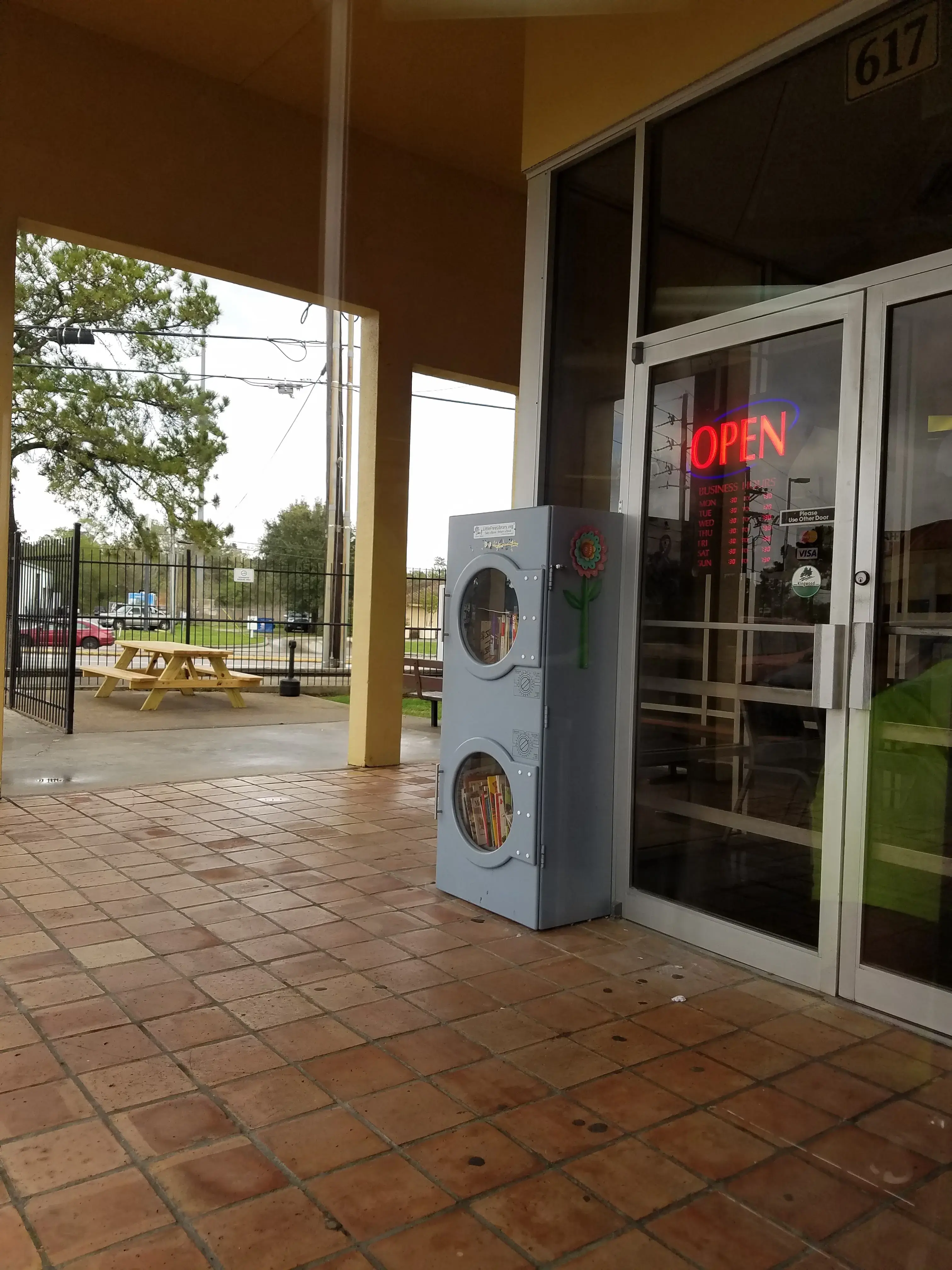 Kingwood Laundromat thumbnail 11