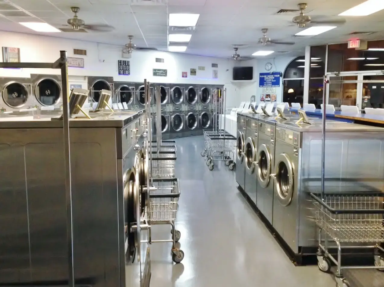 Kingwood Laundromat thumbnail 2