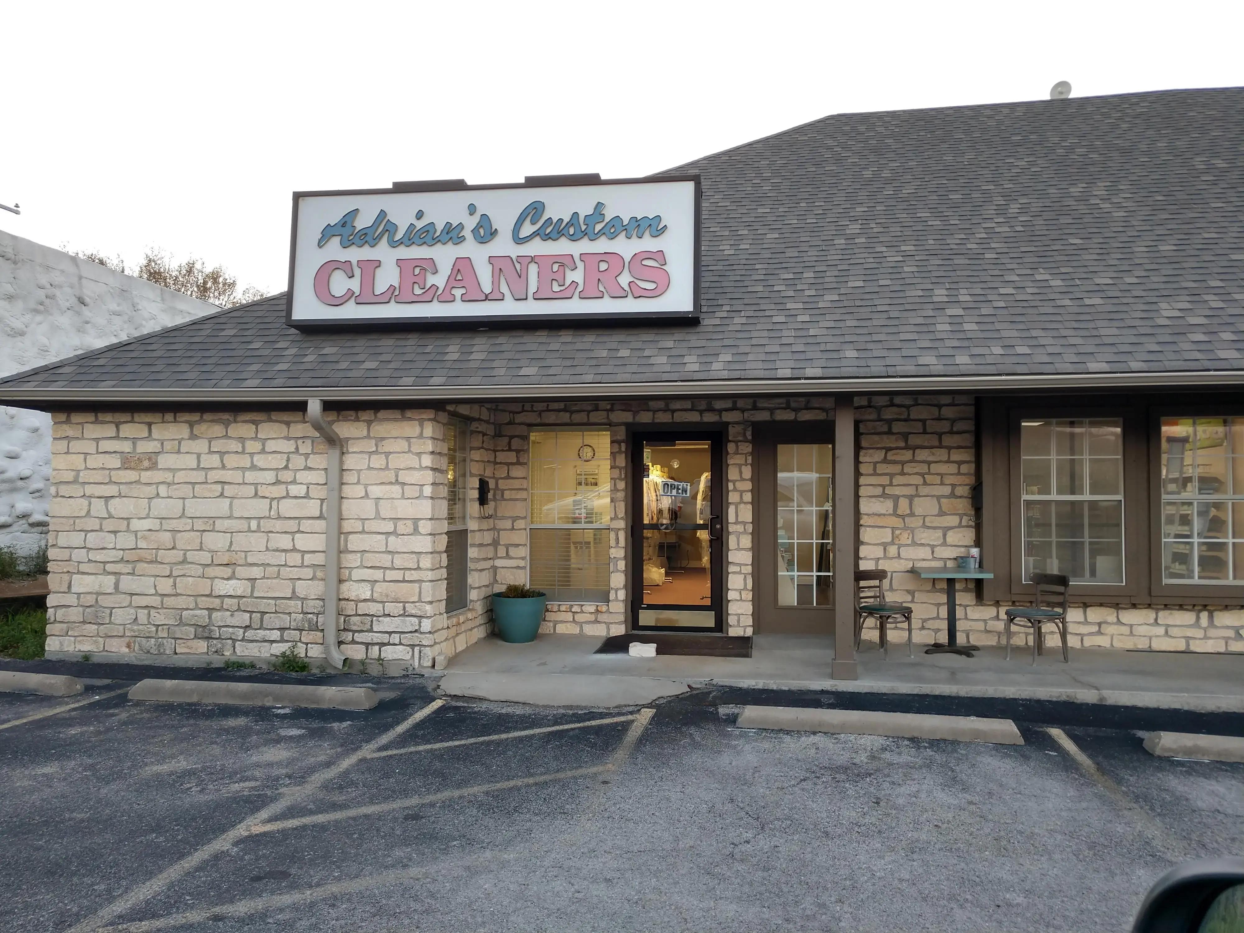 Kites's Custom Cleaners location