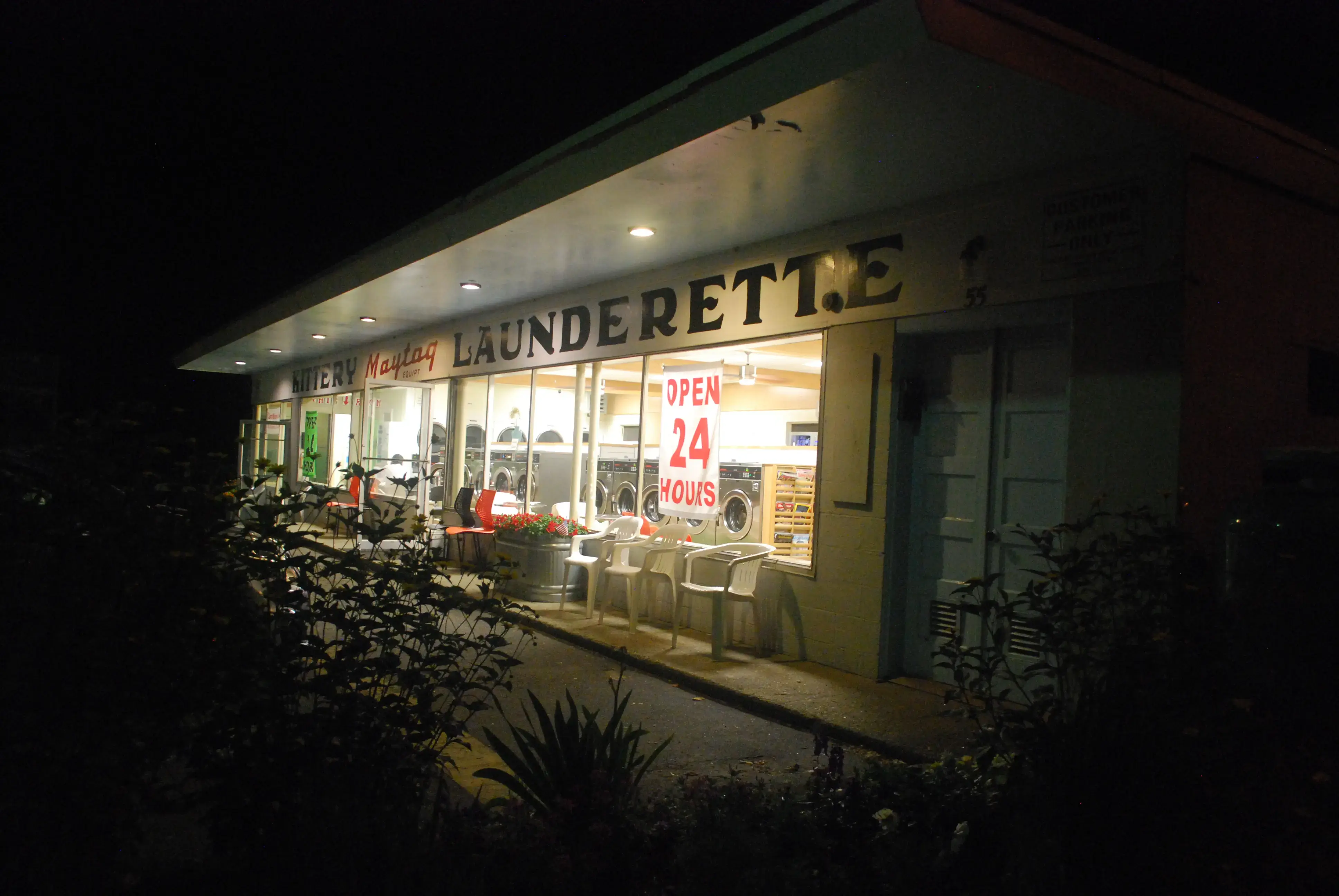 Kittery Maytag Launderette - Image 12