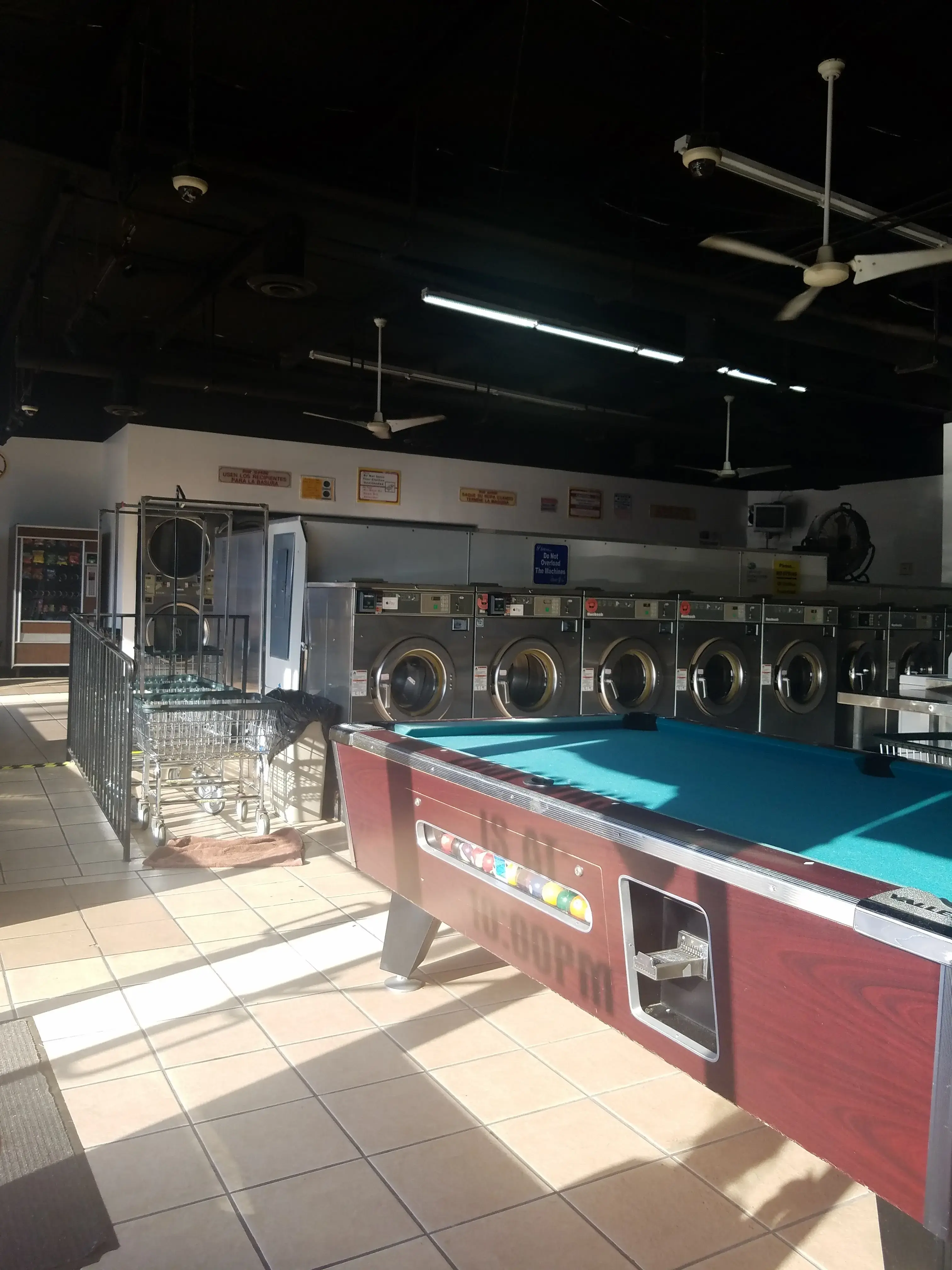 Klassy Klean Coin Laundry/Dry Cleaners - Image 10