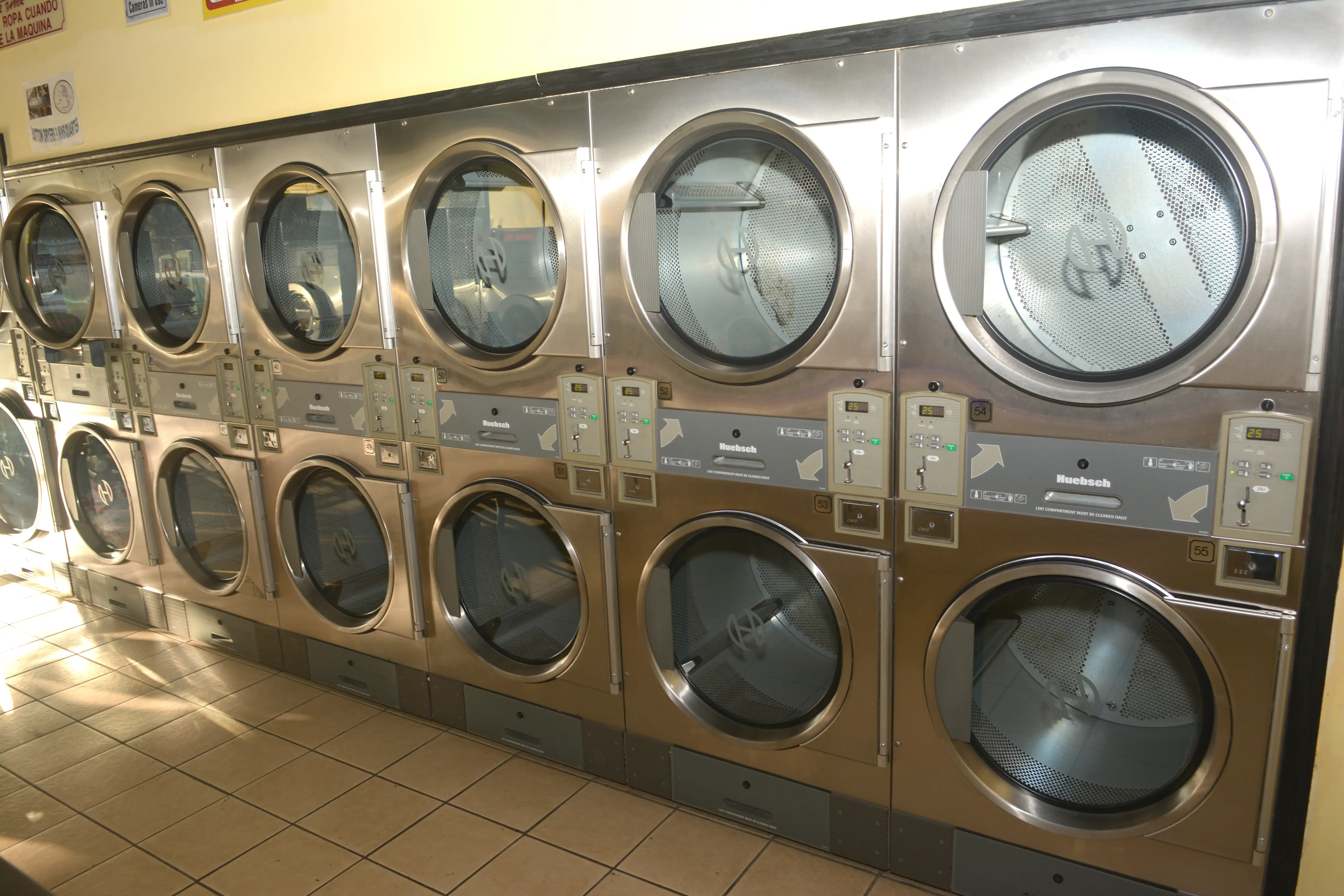 Klassy Klean Coin Laundry/Dry Cleaners thumbnail 17