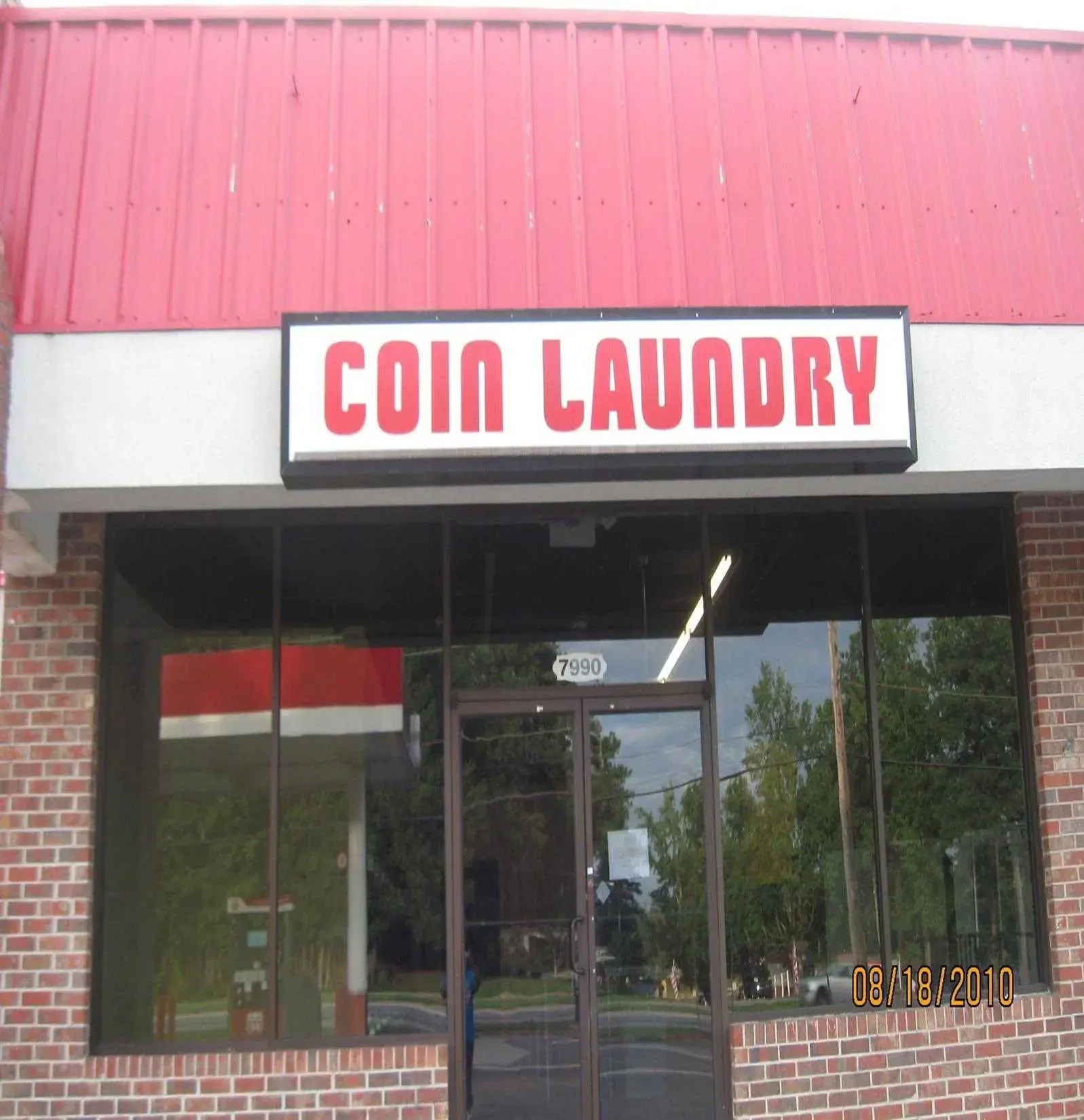 Klassy Klean Coin Laundry/Dry Cleaners thumbnail 15