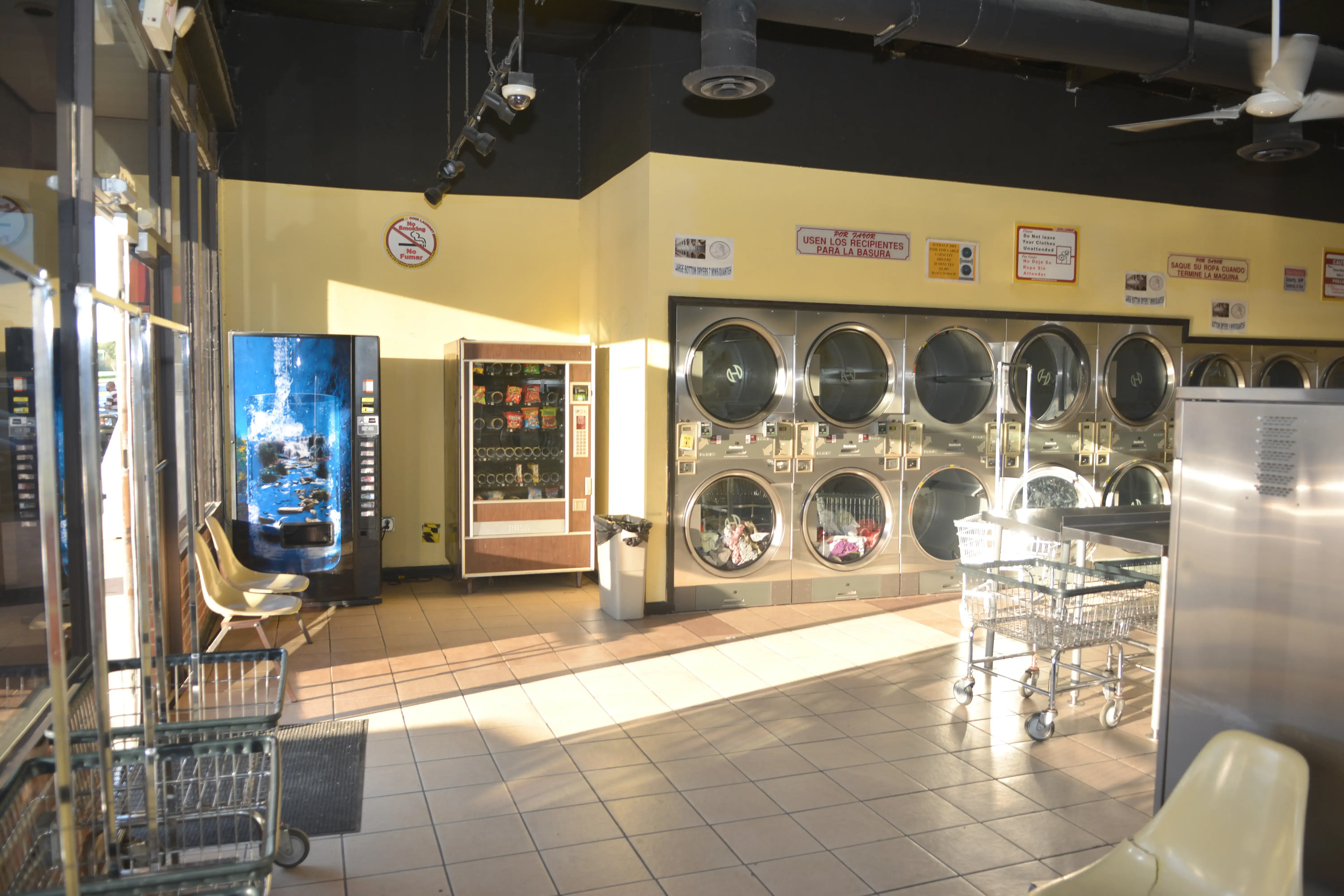 Klassy Klean Coin Laundry/Dry Cleaners thumbnail 13