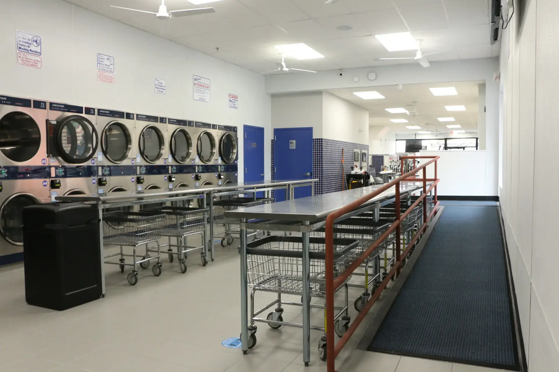 Knickerbocker Laundromat thumbnail 14