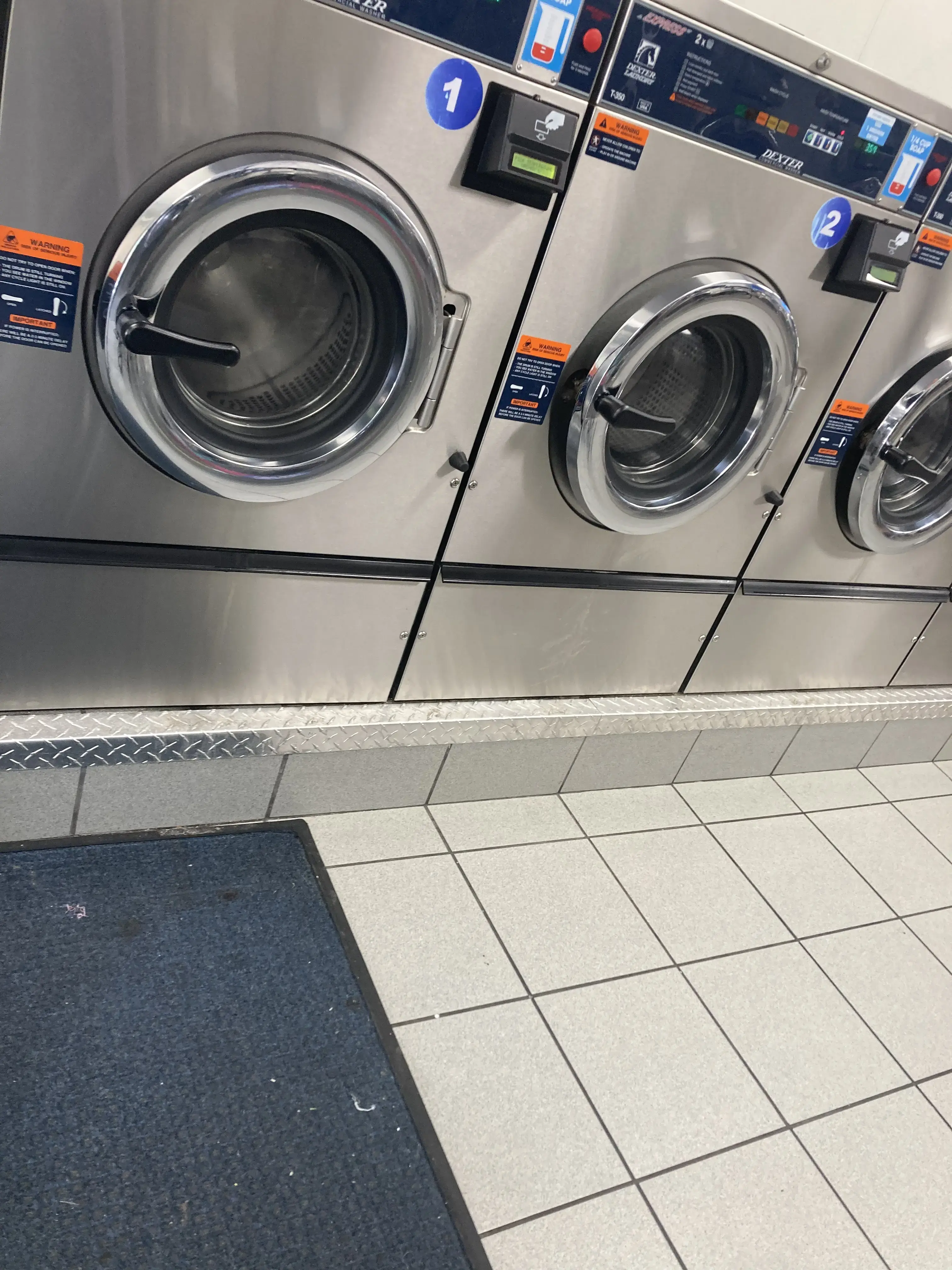 Knickerbocker Laundromat thumbnail 18