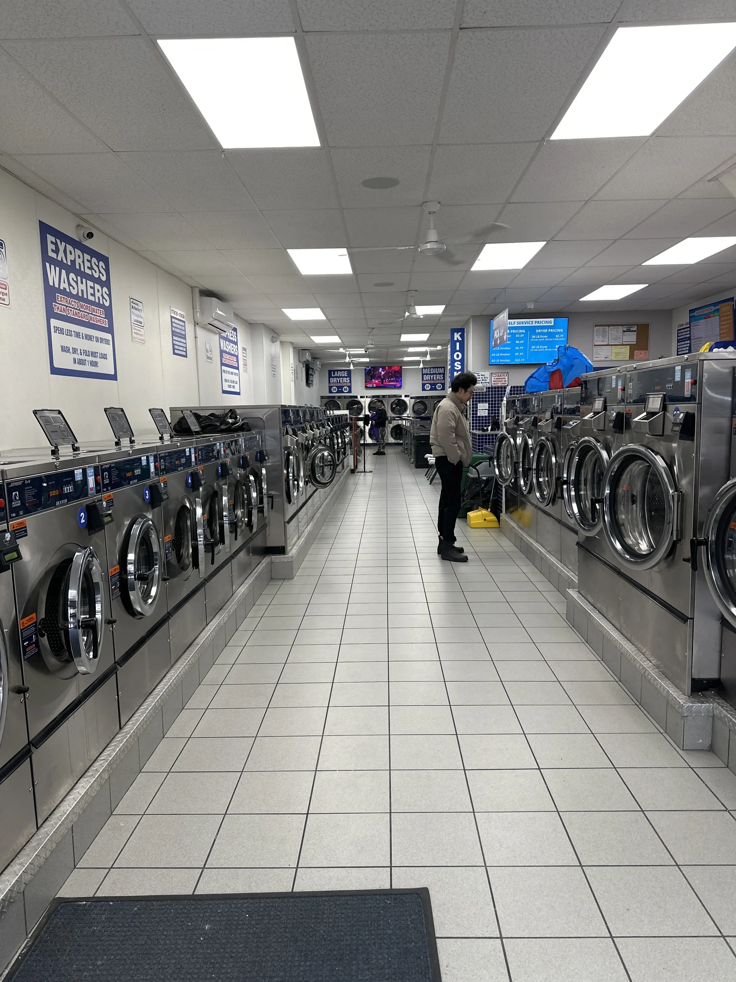 Knickerbocker Laundromat thumbnail 3