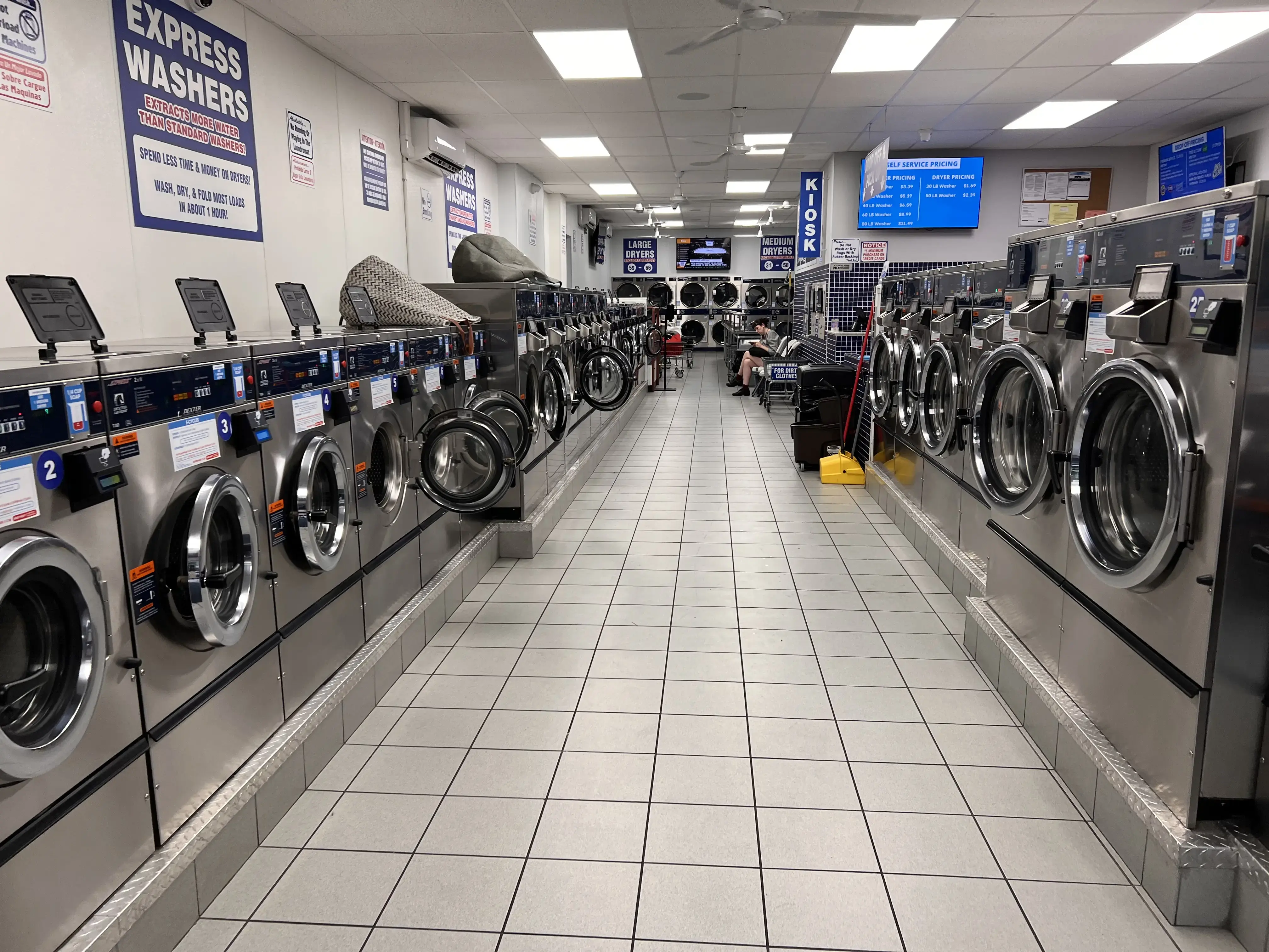 Knickerbocker Laundromat - Image 15