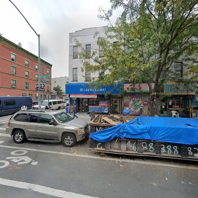 Knickerbocker Laundromat thumbnail 20