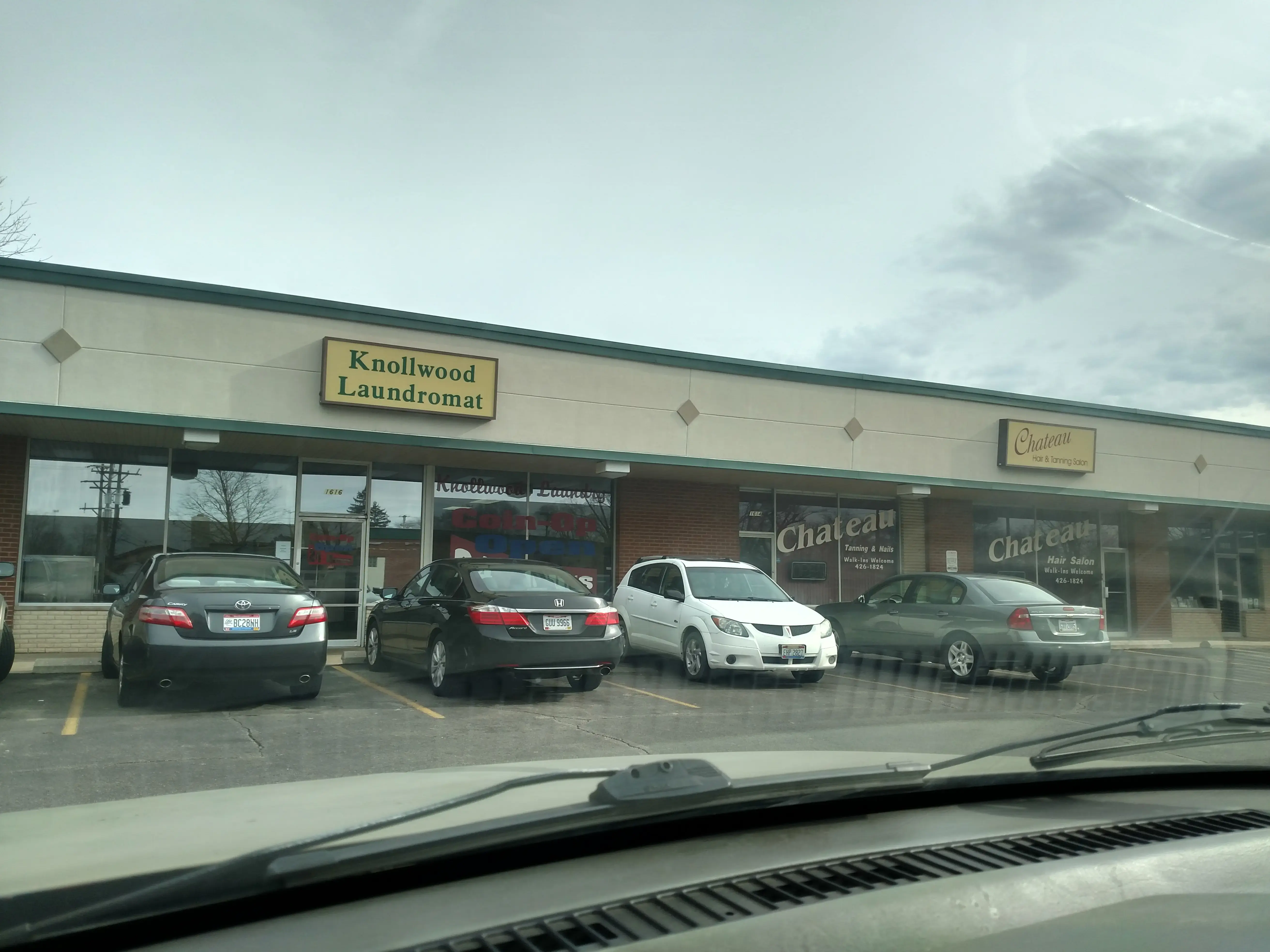 Knollwood Coin Laundry thumbnail 10