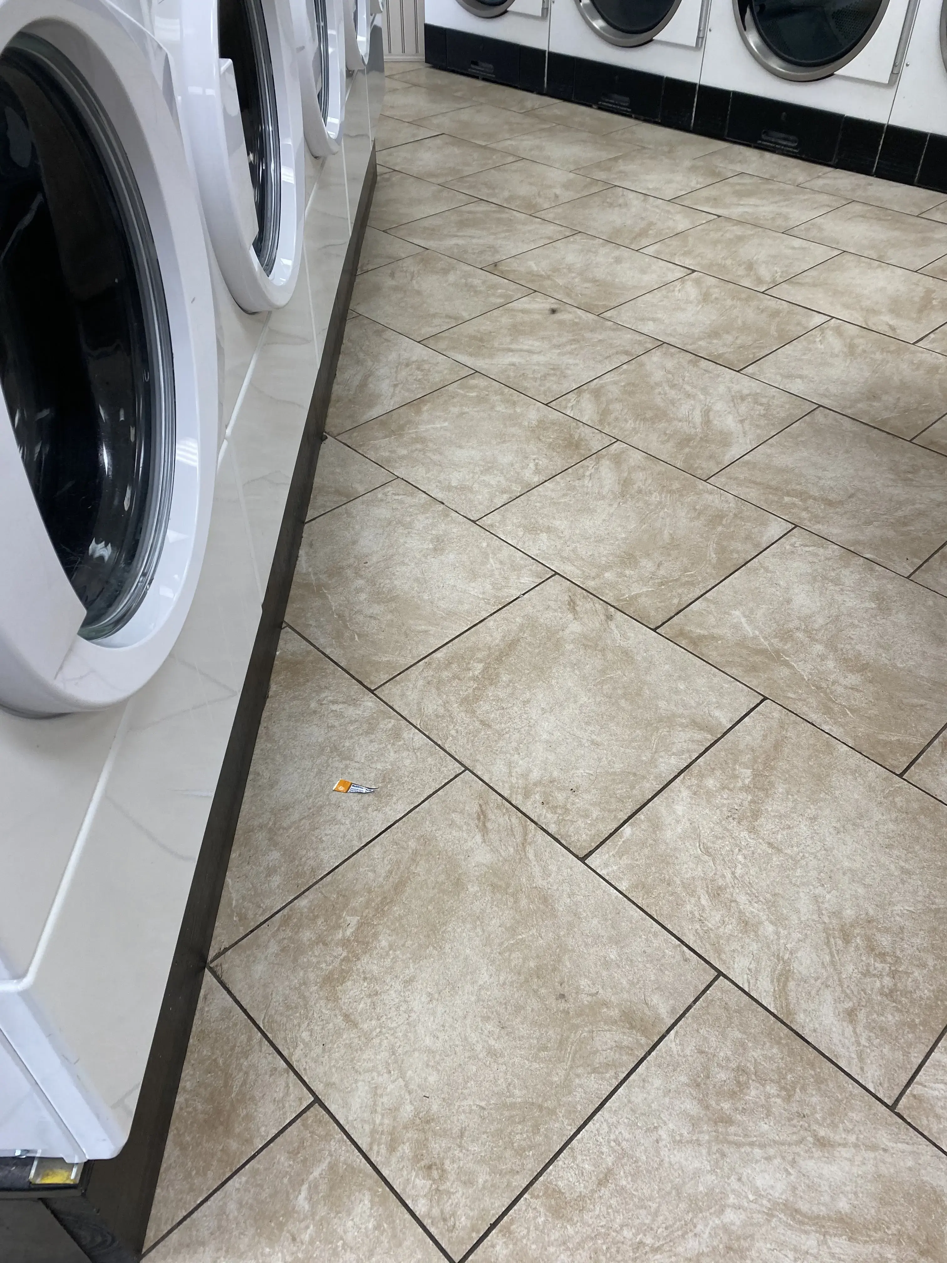 Knollwood Coin Laundry - Image 6