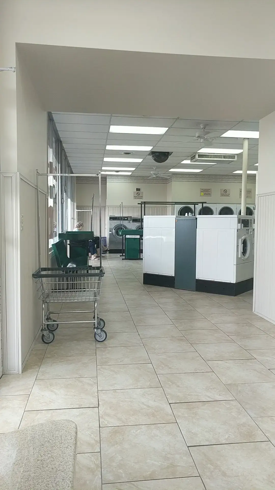 Knollwood Coin Laundry - Image 20