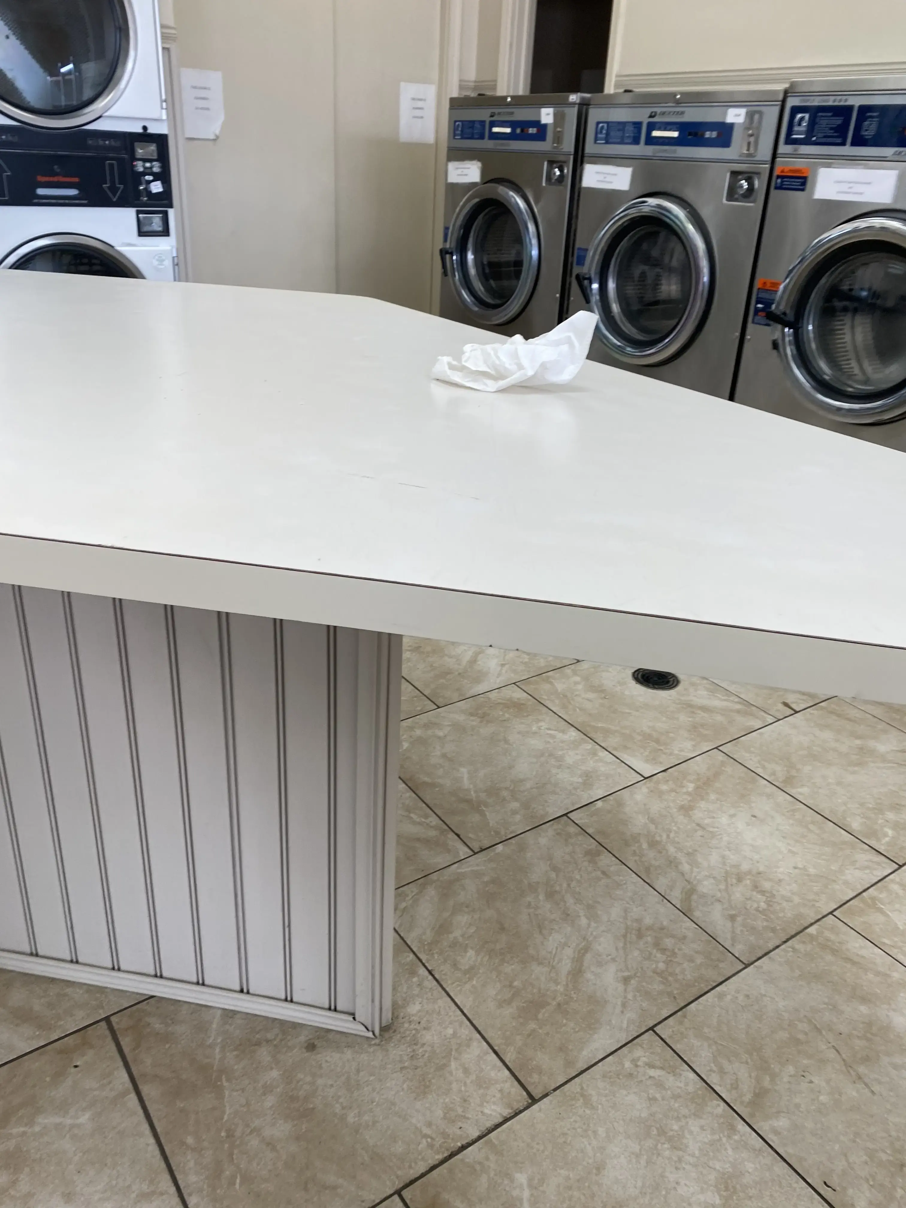 Knollwood Coin Laundry - Image 12