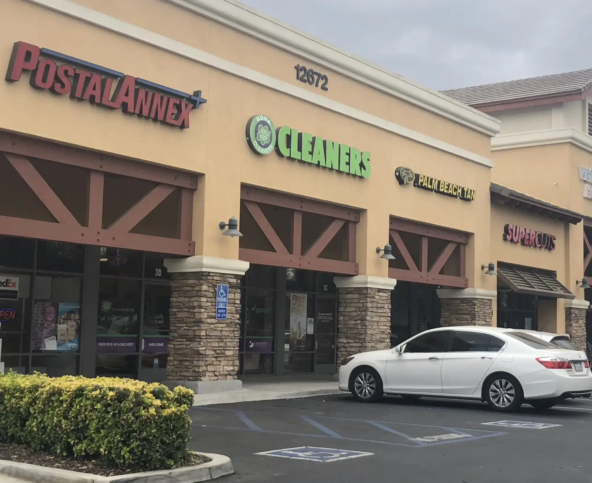 Kona Cleaners - Image 19