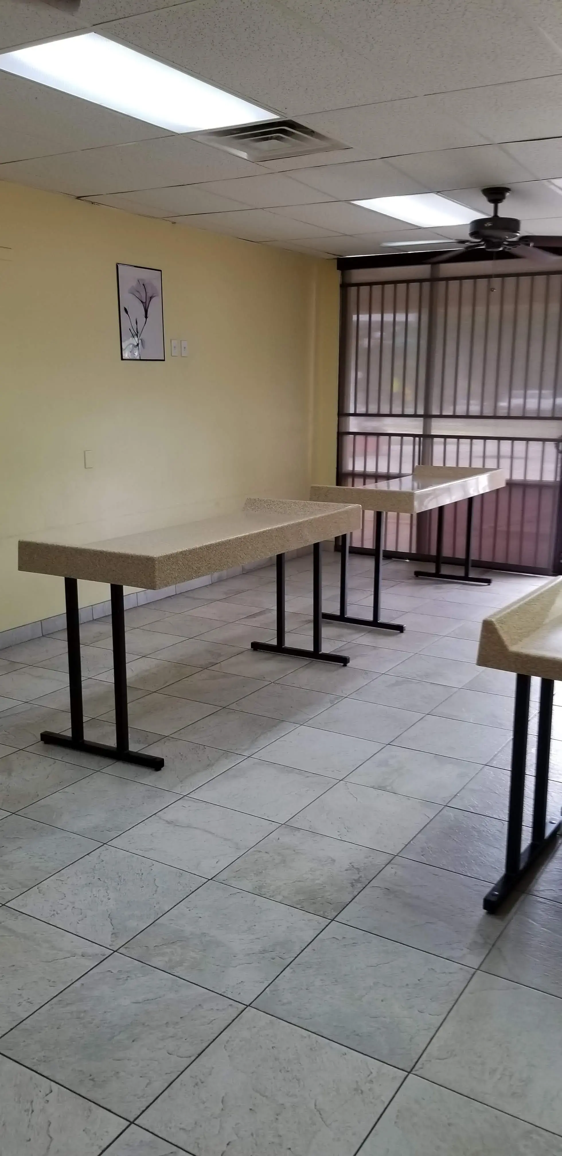 Korner Washateria - Image 5