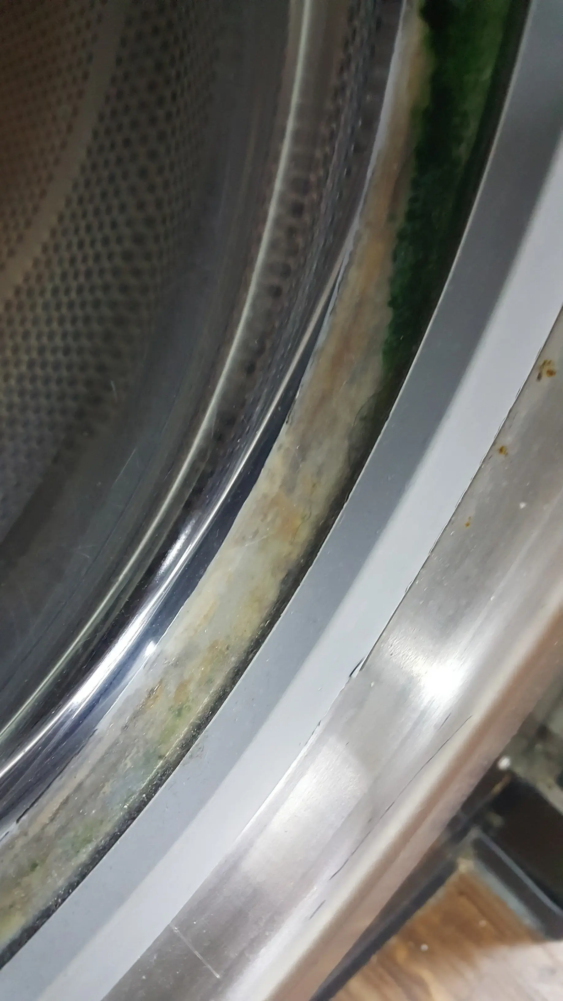 Krispy Clean Cleaners & Laundromat thumbnail 19