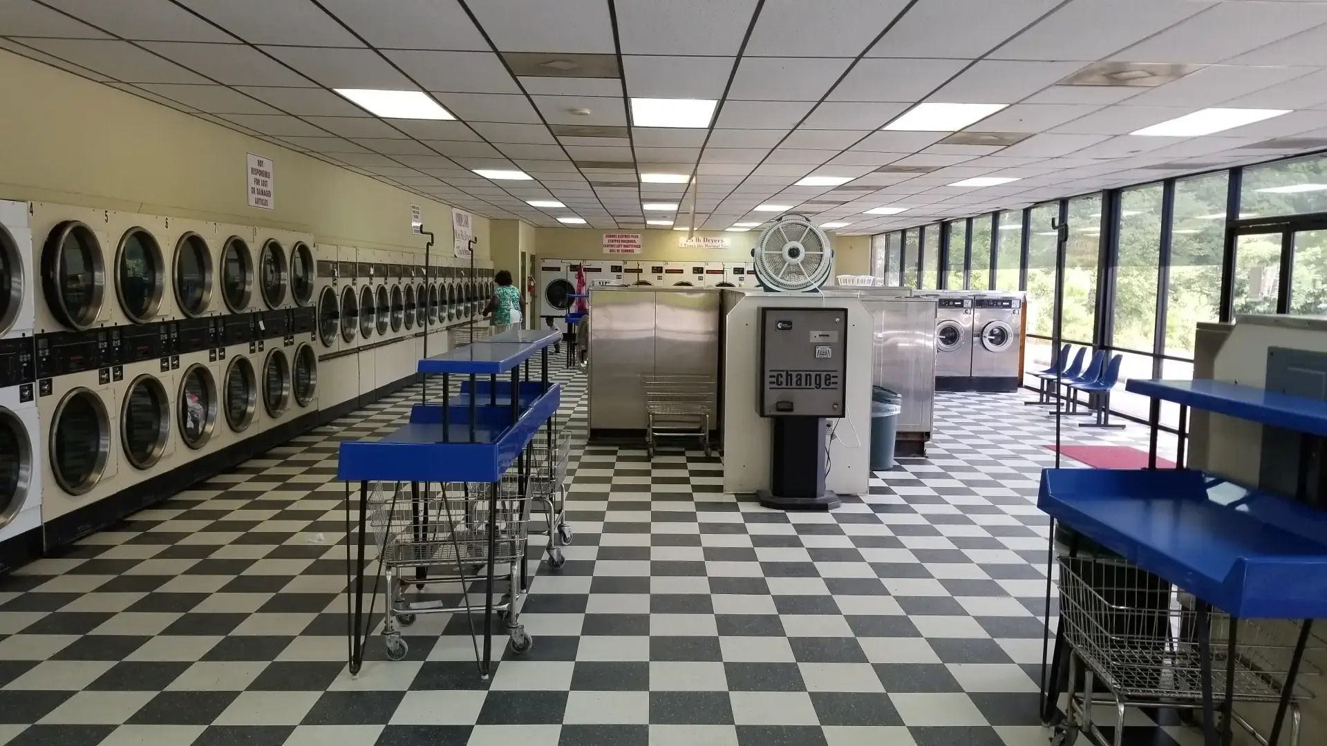 Kwik Klean Coin Laundry - Image 1