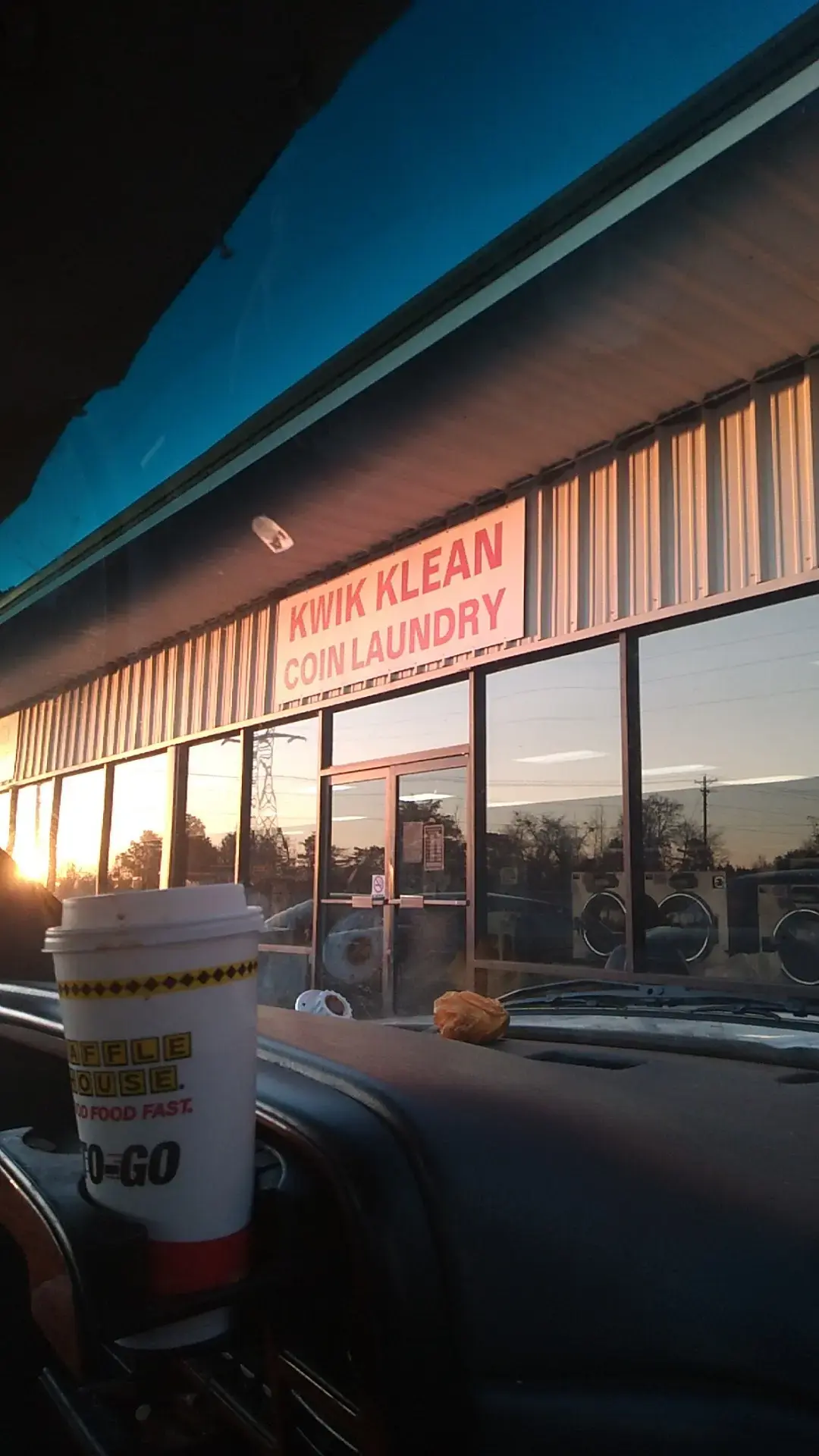 Kwik Klean Coin Laundry - Image 4