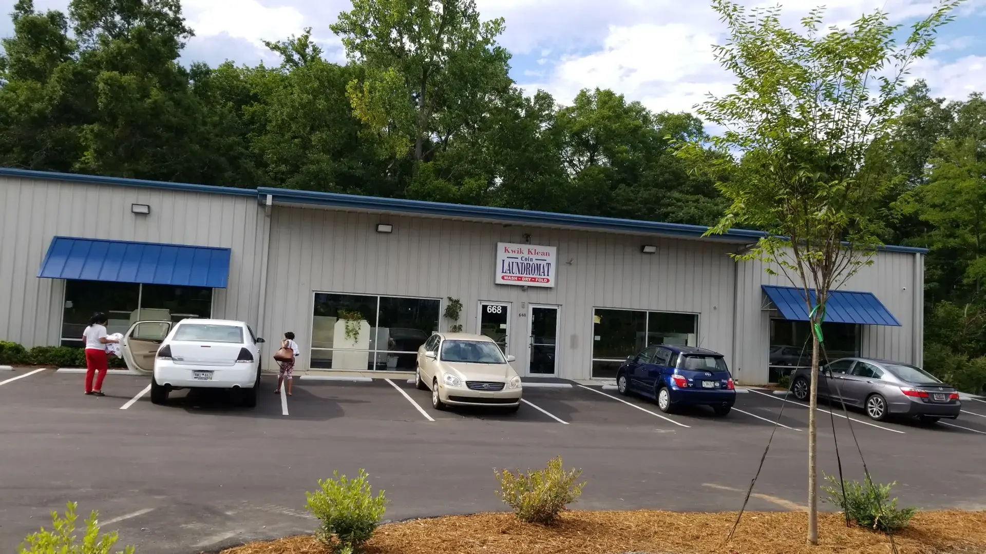 Kwik Klean Laundromat - Image 11
