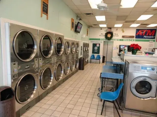 Kwik Wash Laundromat thumbnail 17