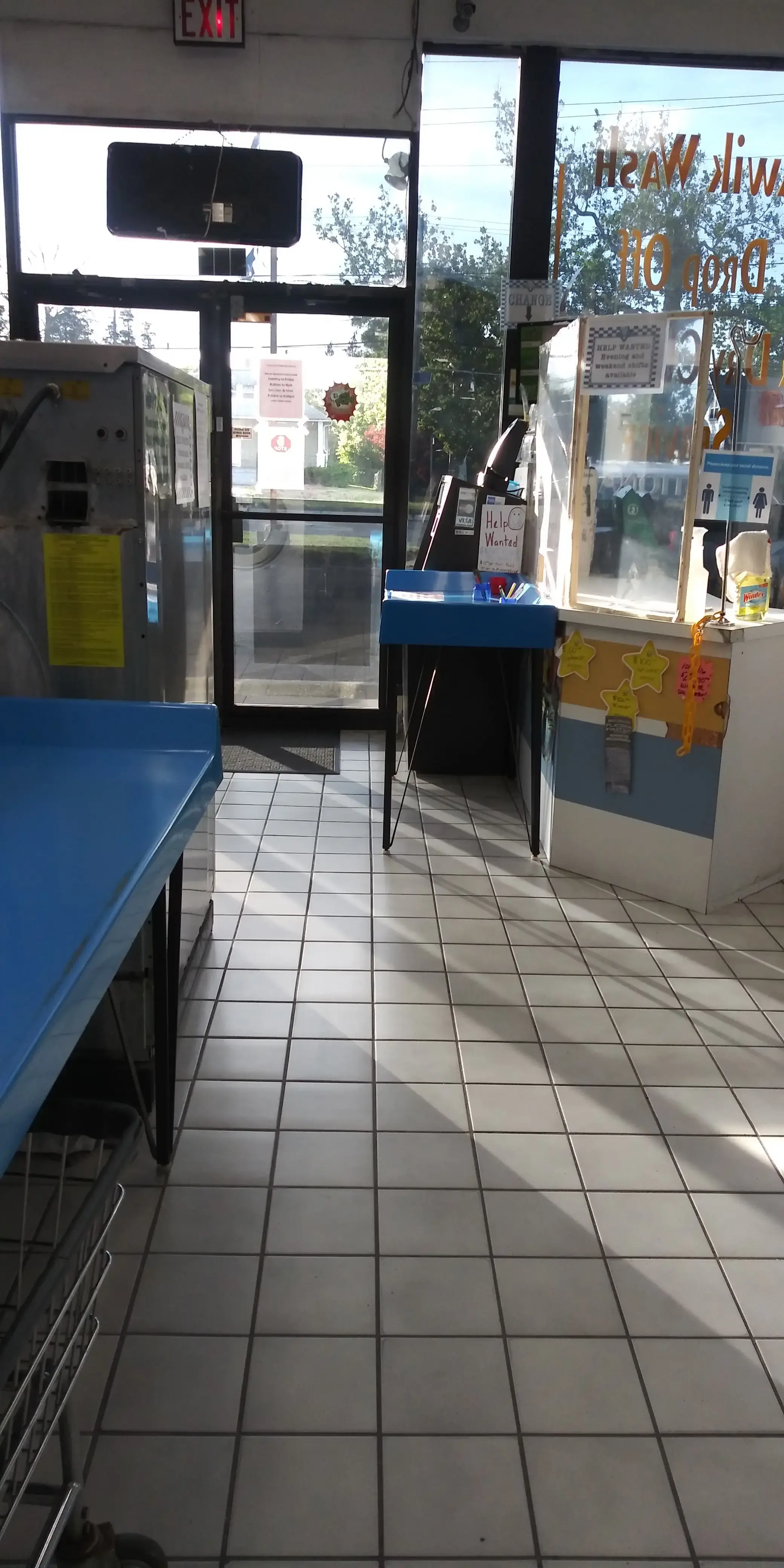 Kwik Wash Laundromat - Image 15