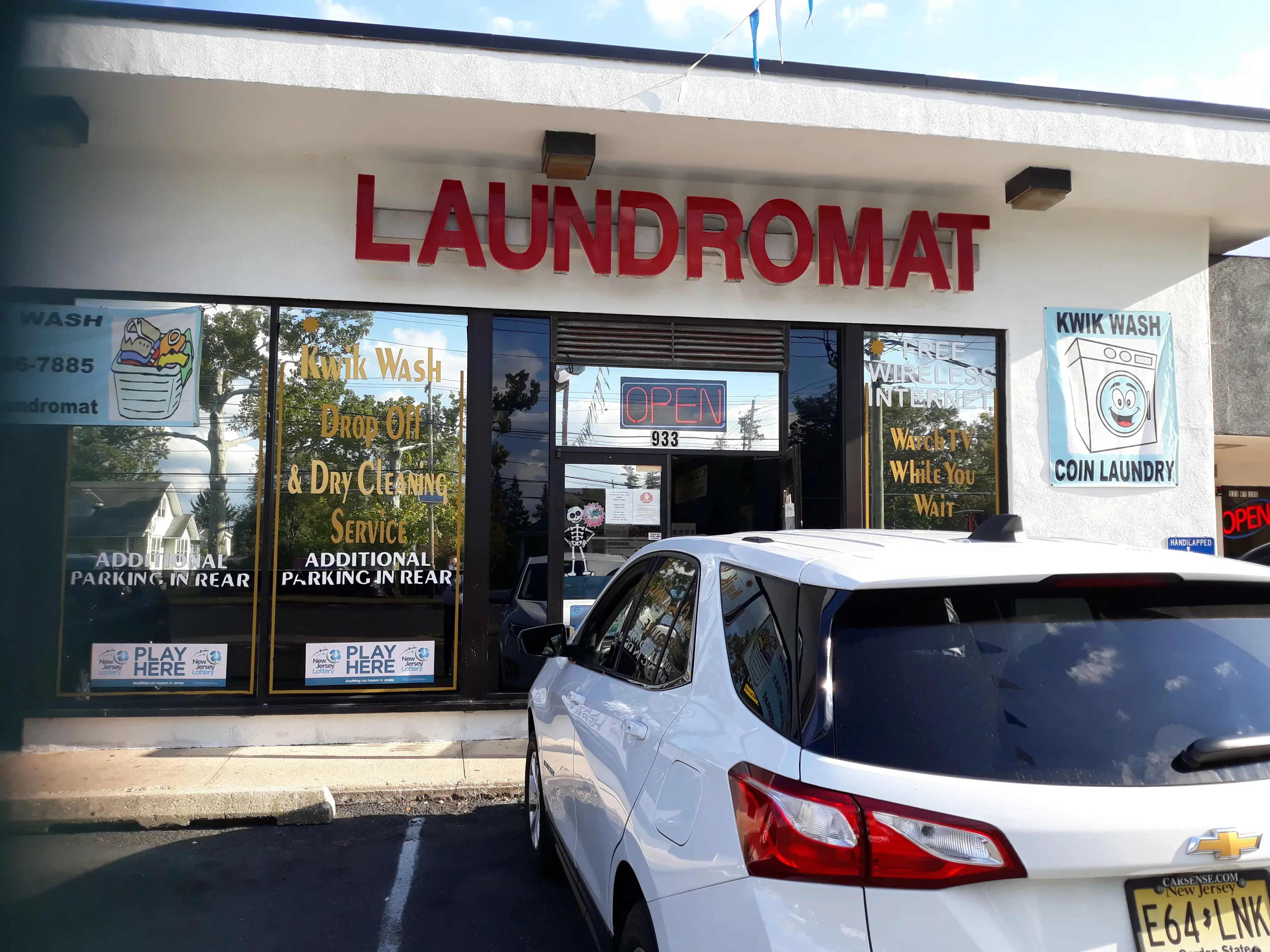Kwik Wash Laundromat thumbnail 4