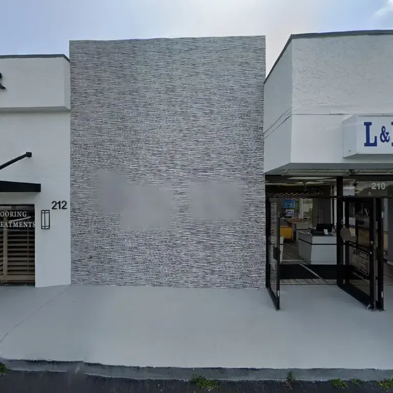 L & M Dry Cleaners - Image 12