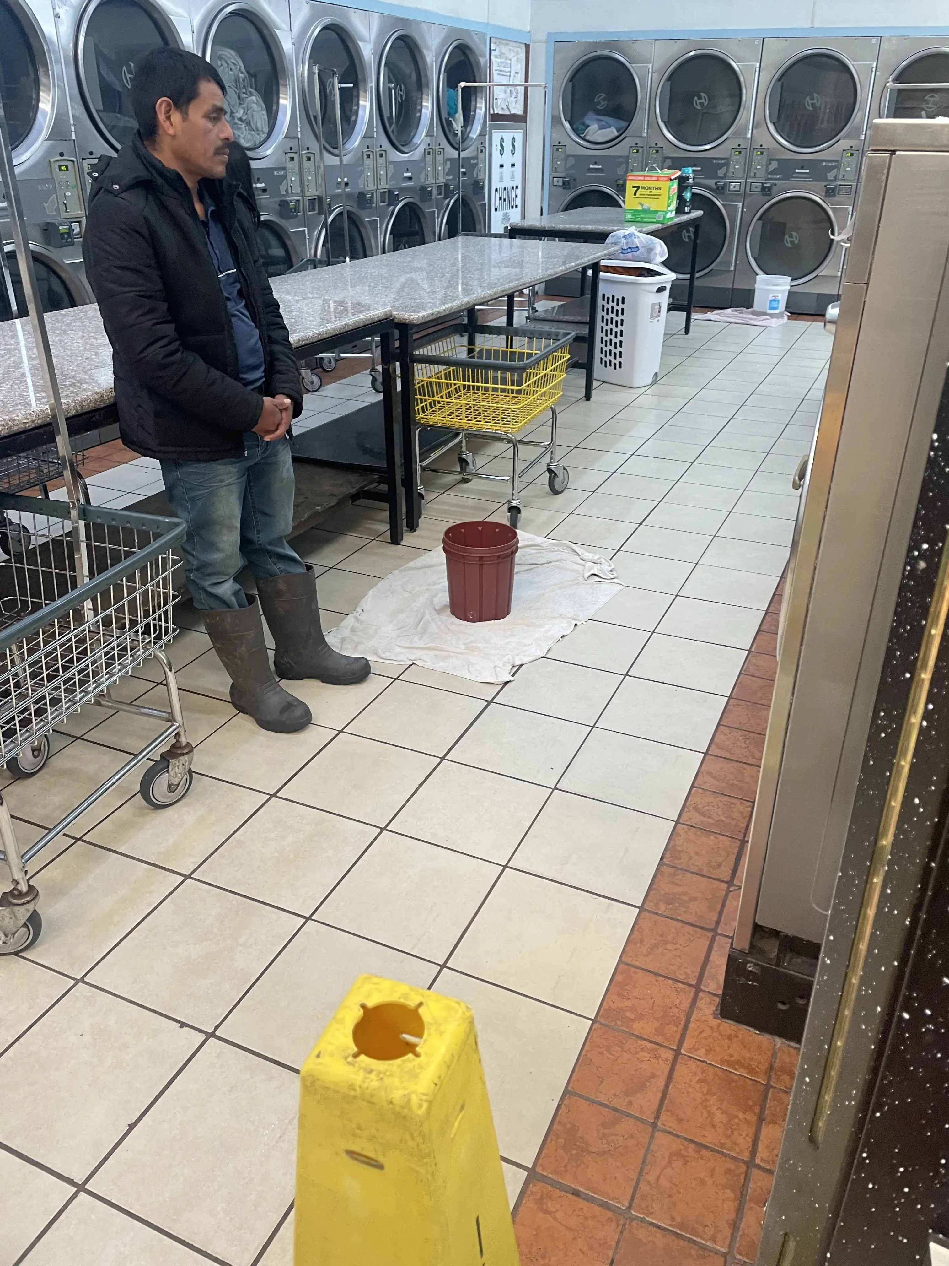 La Chiquita Laundromat - Image 6