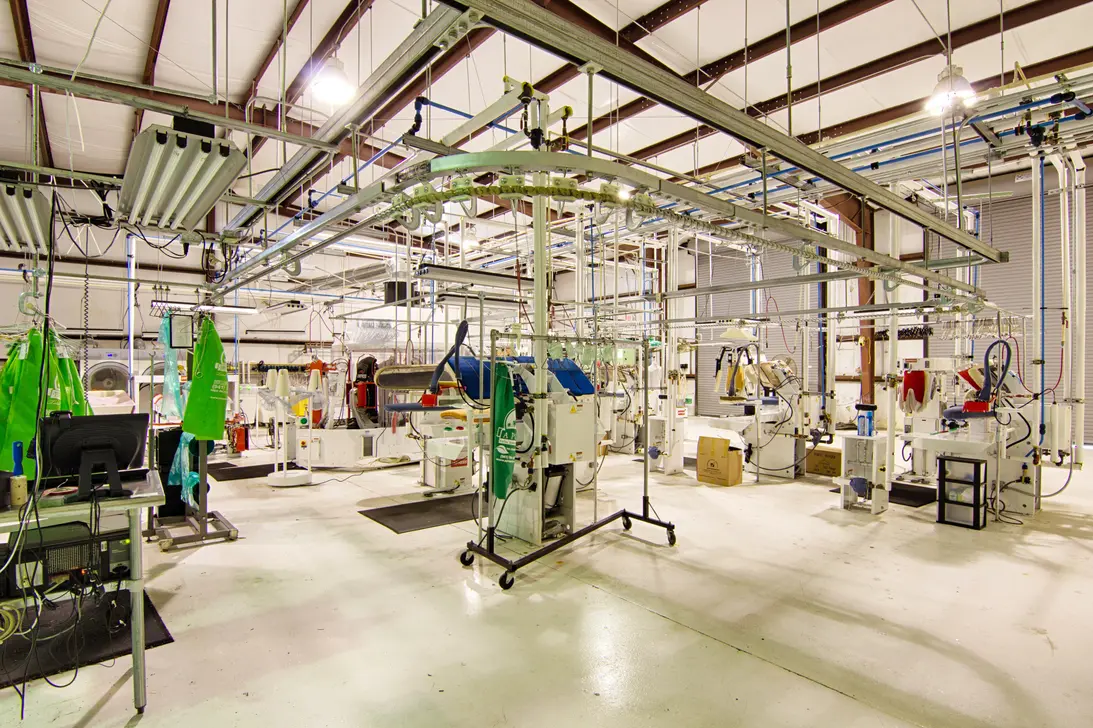 La France Linen, Dry Cleaning & Alterations - Image 24