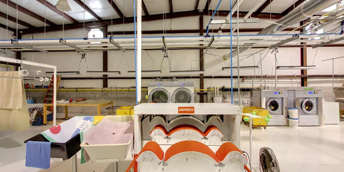 La France Linen, Dry Cleaning & Alterations thumbnail 7