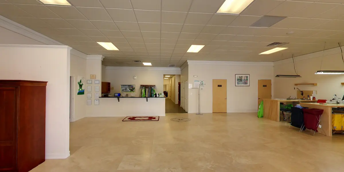 La France Linen, Dry Cleaning & Alterations thumbnail 23