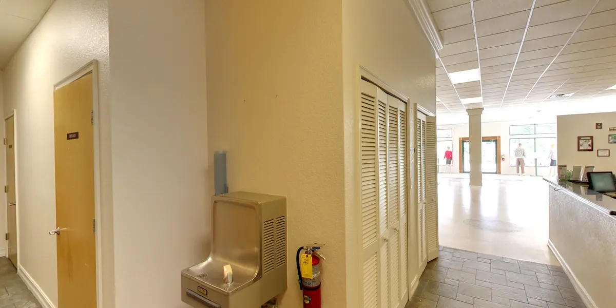 La France Linen, Dry Cleaning & Alterations location