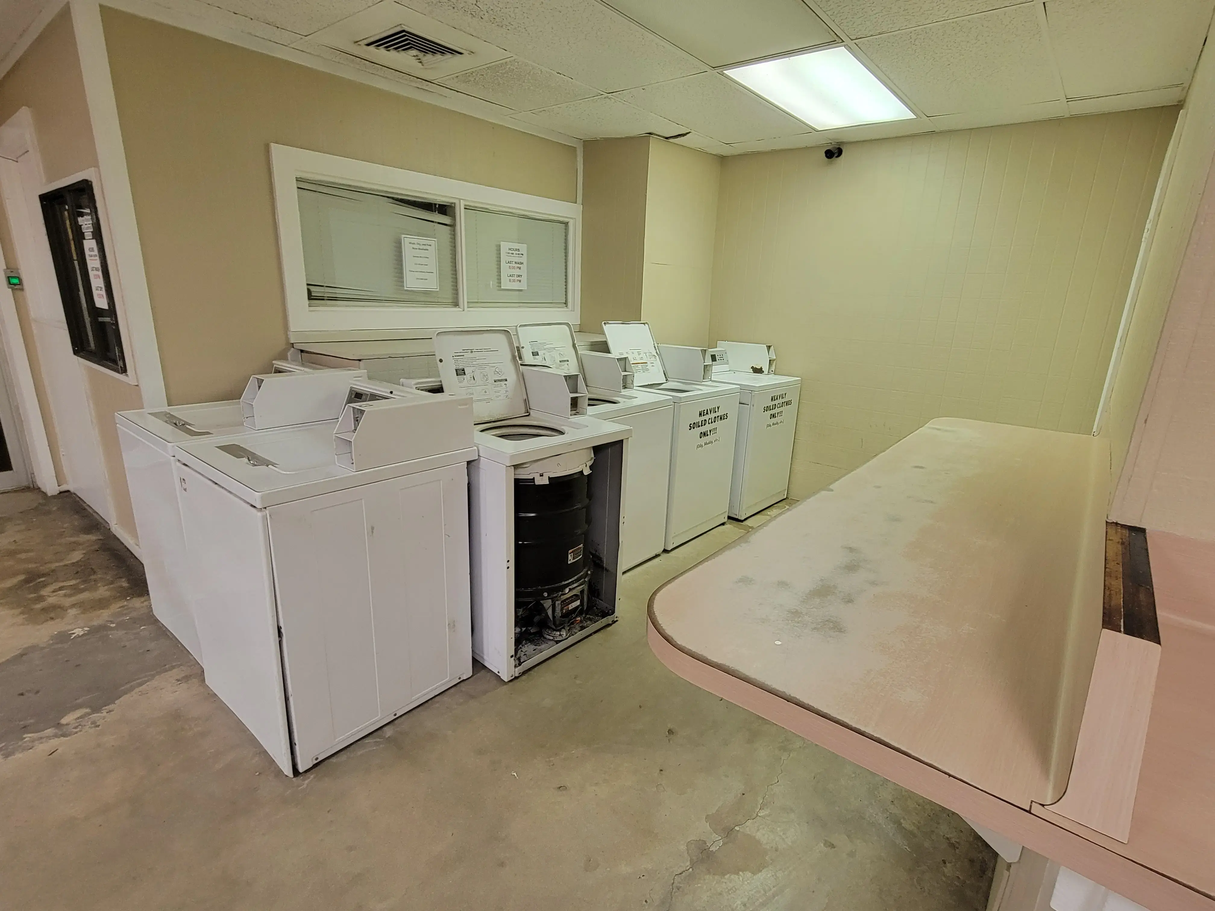 La Grange Laundromat & Washateria thumbnail 4