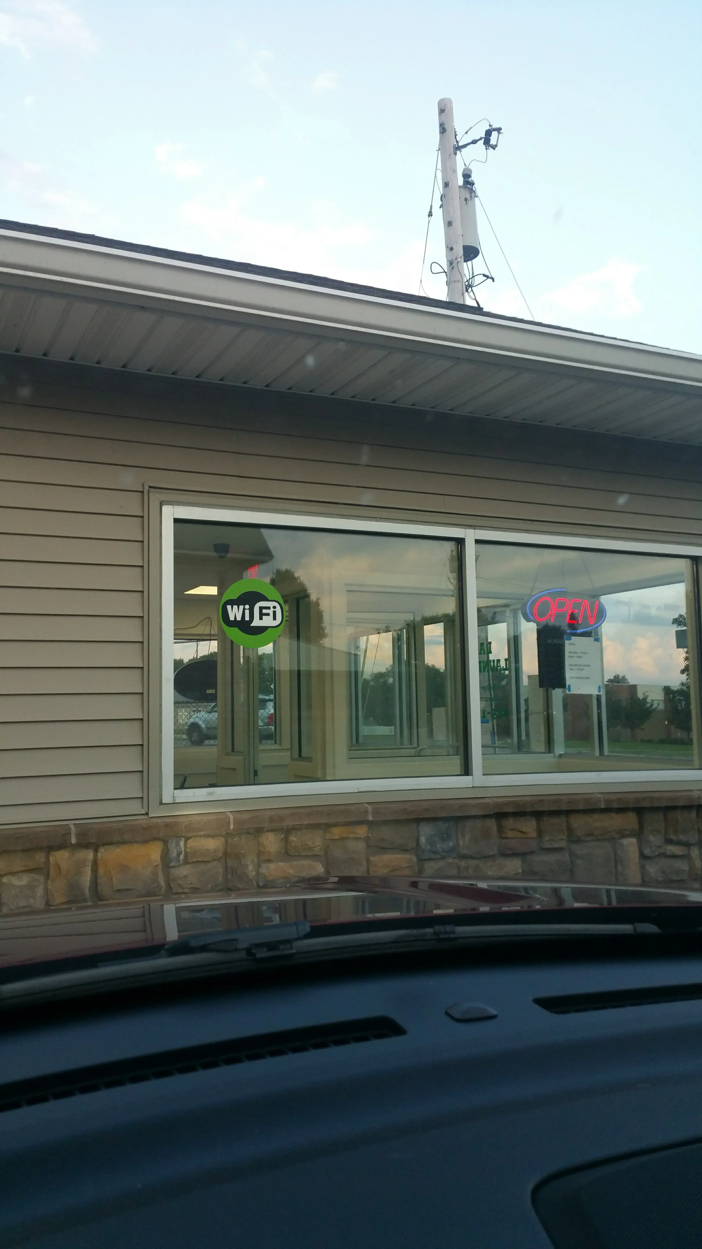 LA. Laundry thumbnail 8